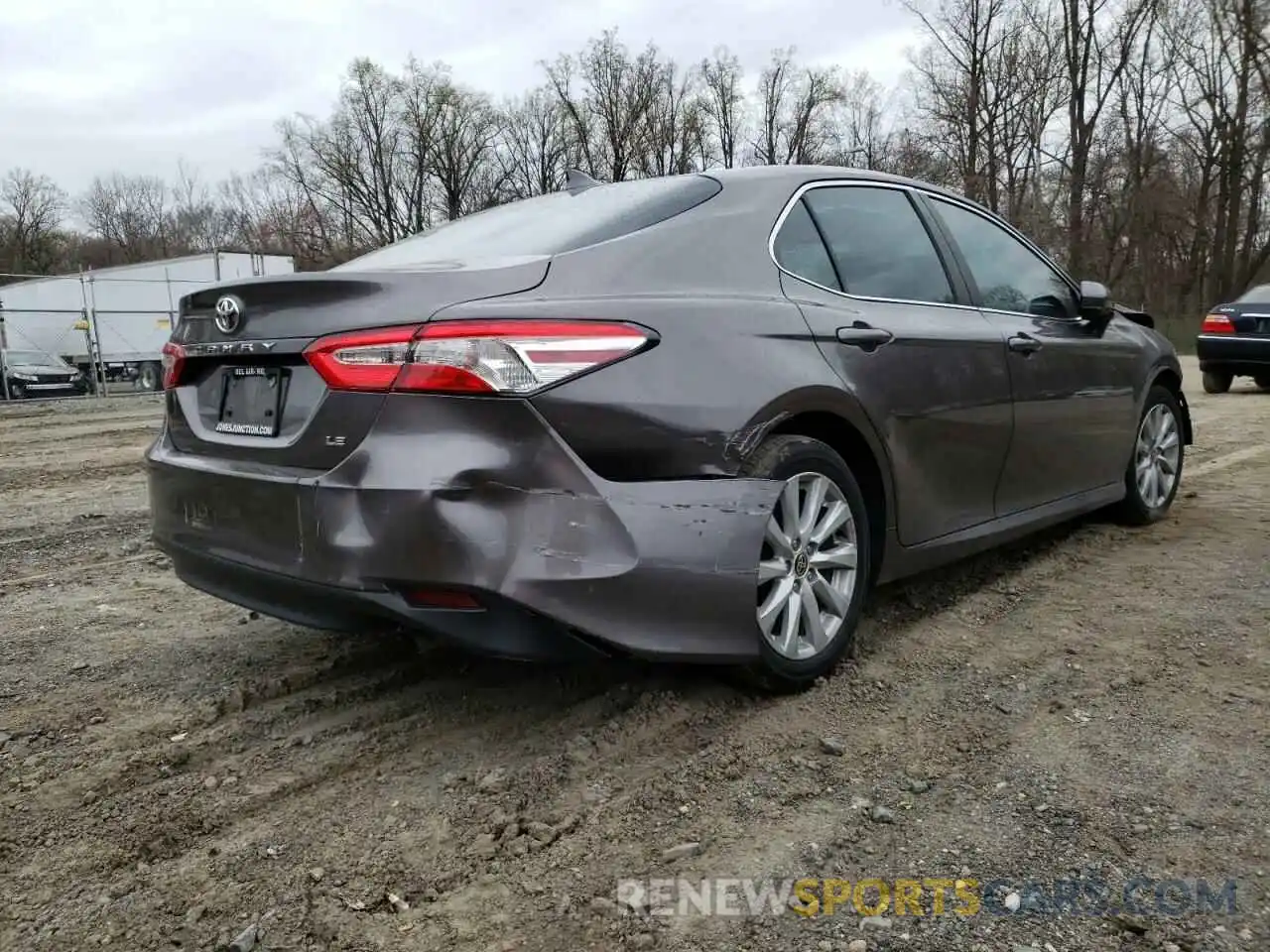 4 Photograph of a damaged car 4T1C11AK4LU952492 TOYOTA CAMRY 2020