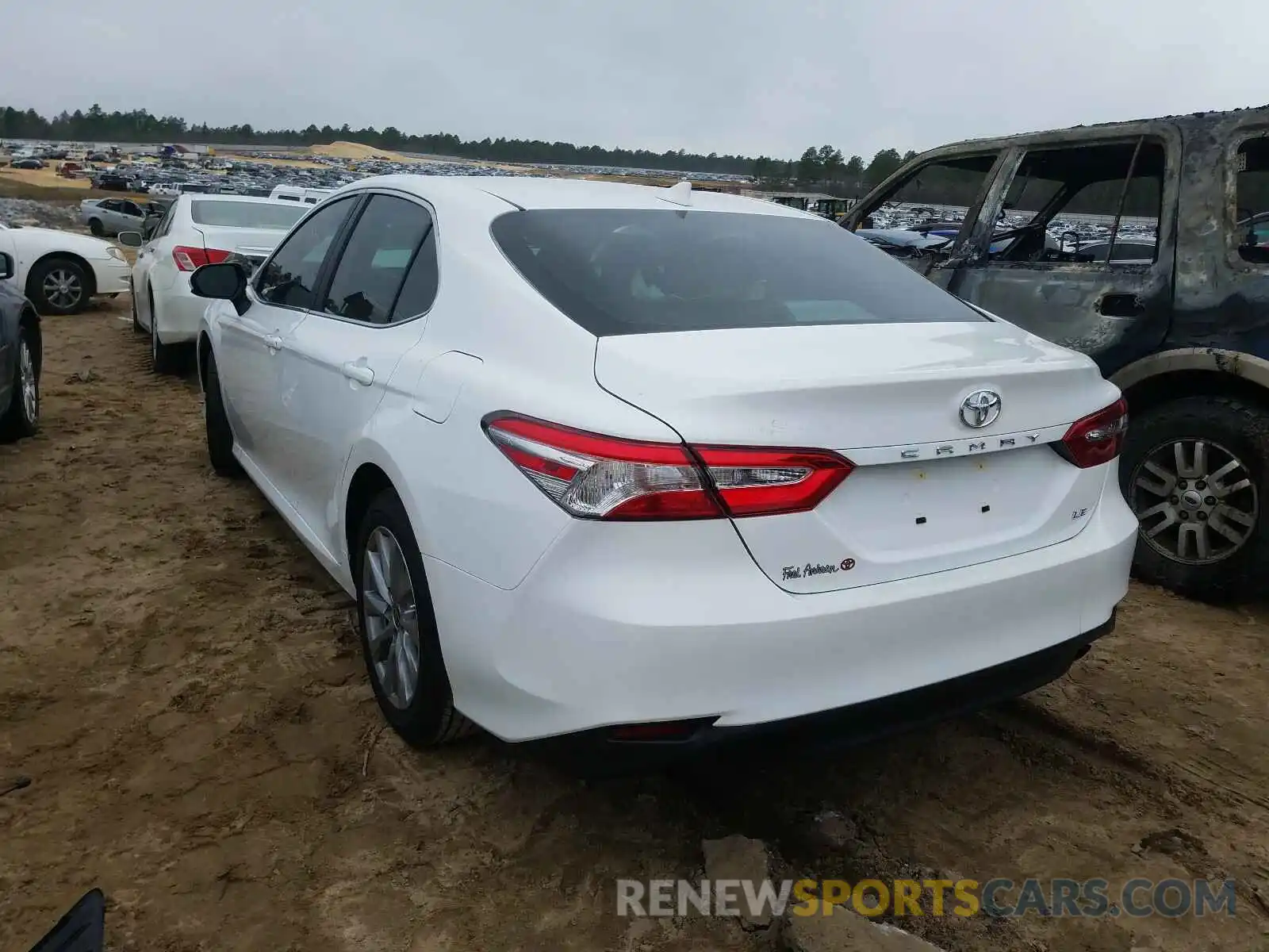 3 Photograph of a damaged car 4T1C11AK4LU970605 TOYOTA CAMRY 2020