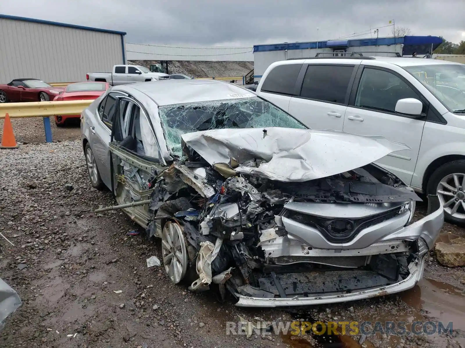 1 Photograph of a damaged car 4T1C11AK4LU985735 TOYOTA CAMRY 2020