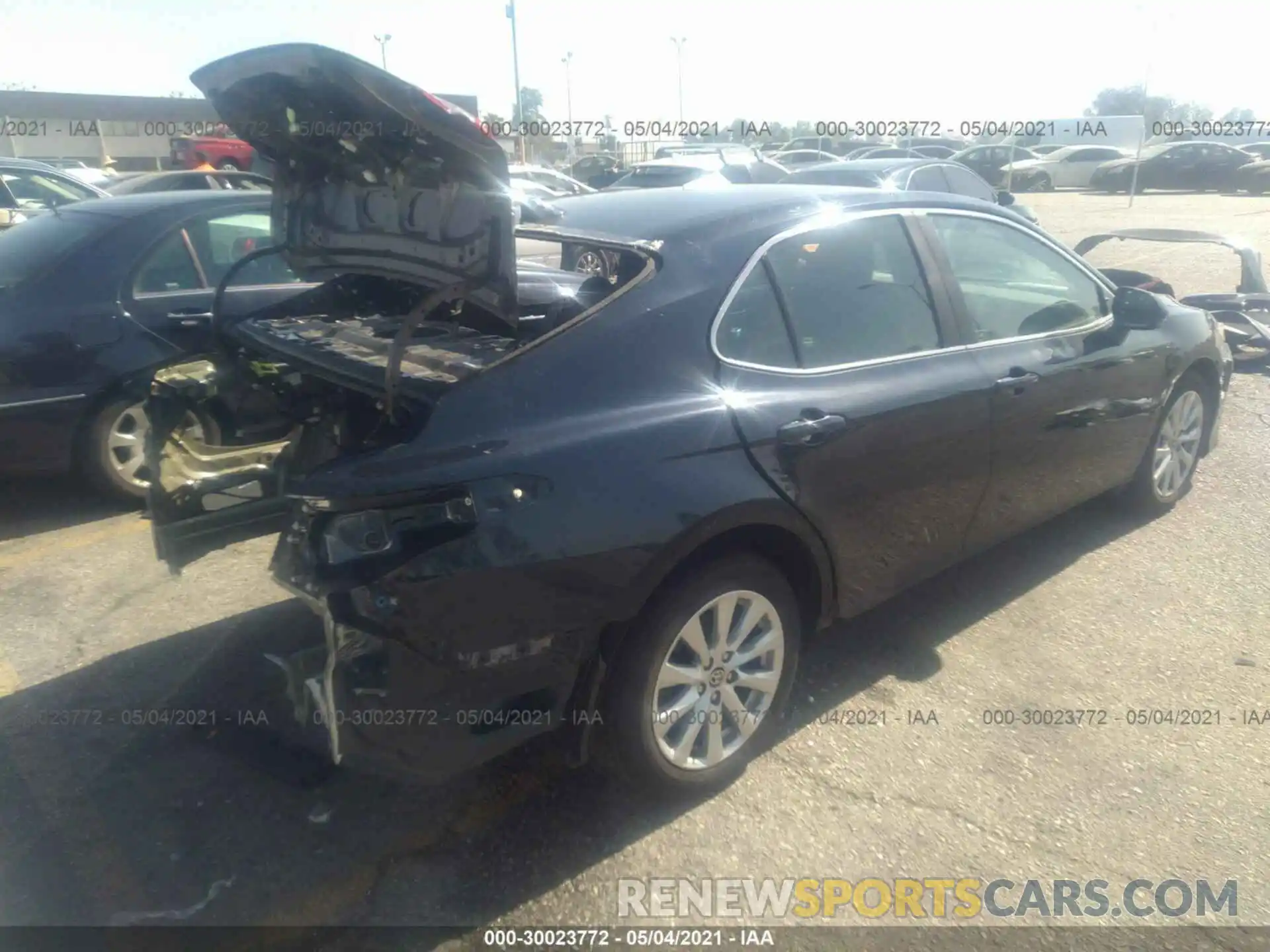 4 Фотография поврежденного автомобиля 4T1C11AK4LU992071 TOYOTA CAMRY 2020