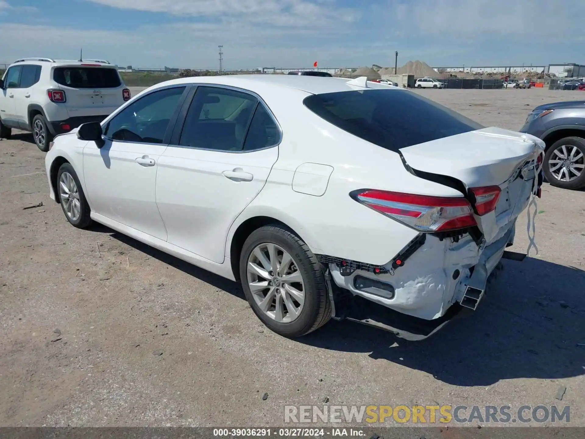 3 Photograph of a damaged car 4T1C11AK4LU995956 TOYOTA CAMRY 2020