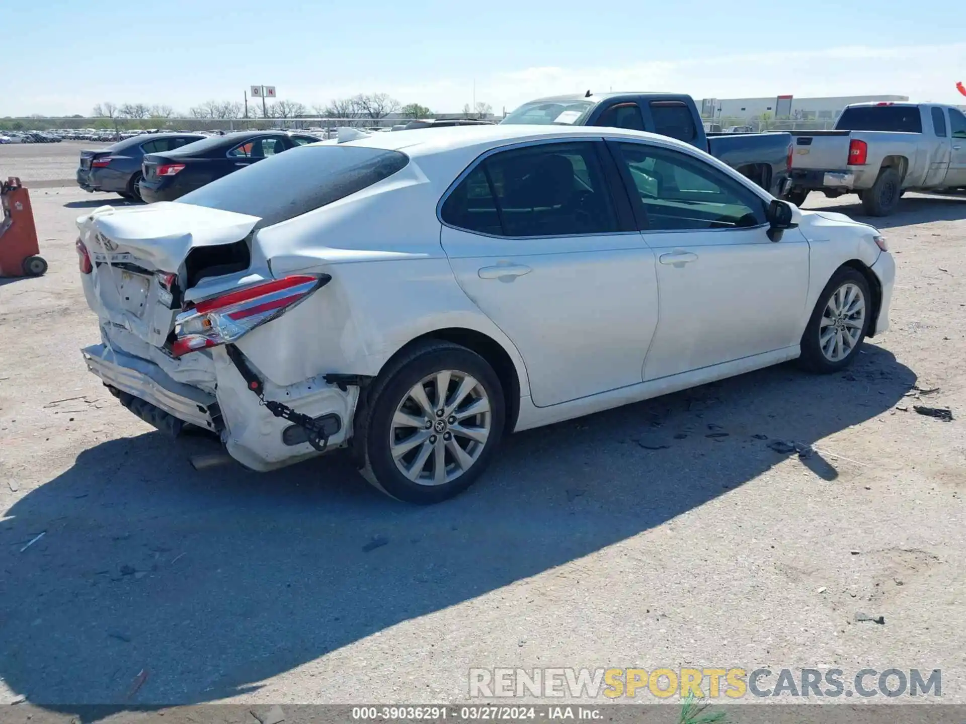 4 Photograph of a damaged car 4T1C11AK4LU995956 TOYOTA CAMRY 2020