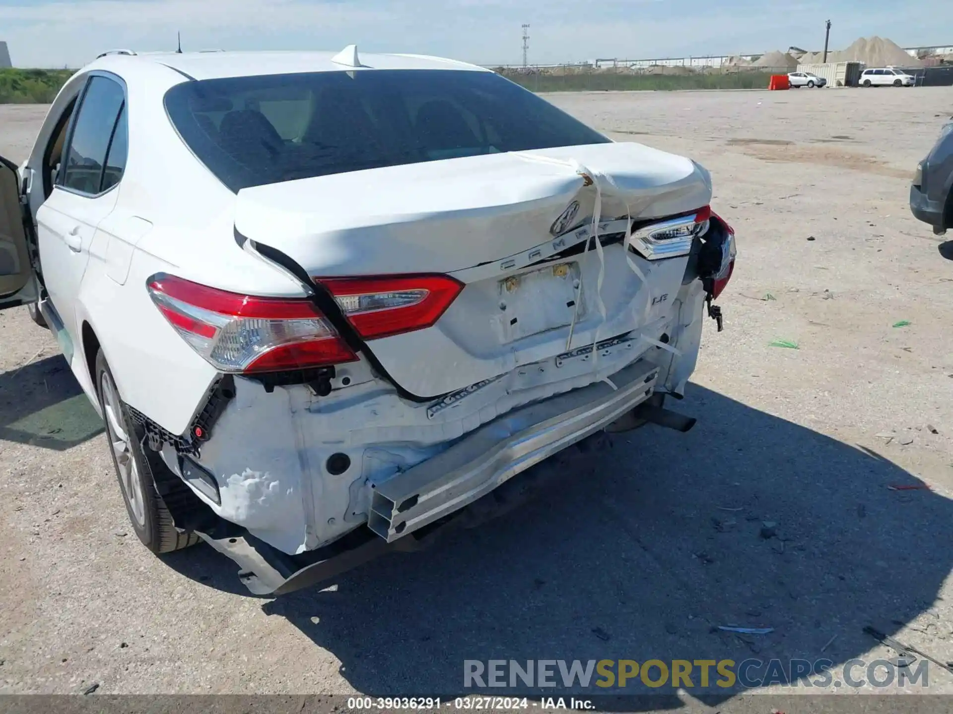 6 Photograph of a damaged car 4T1C11AK4LU995956 TOYOTA CAMRY 2020