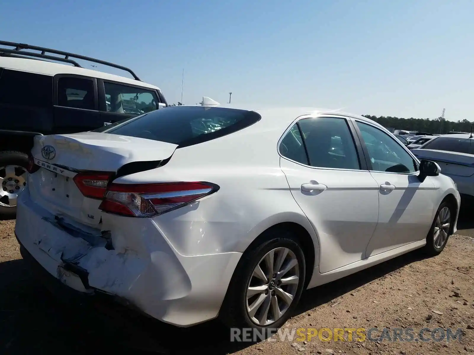 4 Photograph of a damaged car 4T1C11AK5LU316731 TOYOTA CAMRY 2020