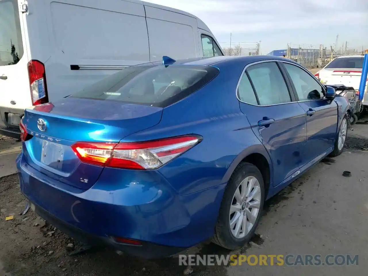 4 Photograph of a damaged car 4T1C11AK5LU321606 TOYOTA CAMRY 2020