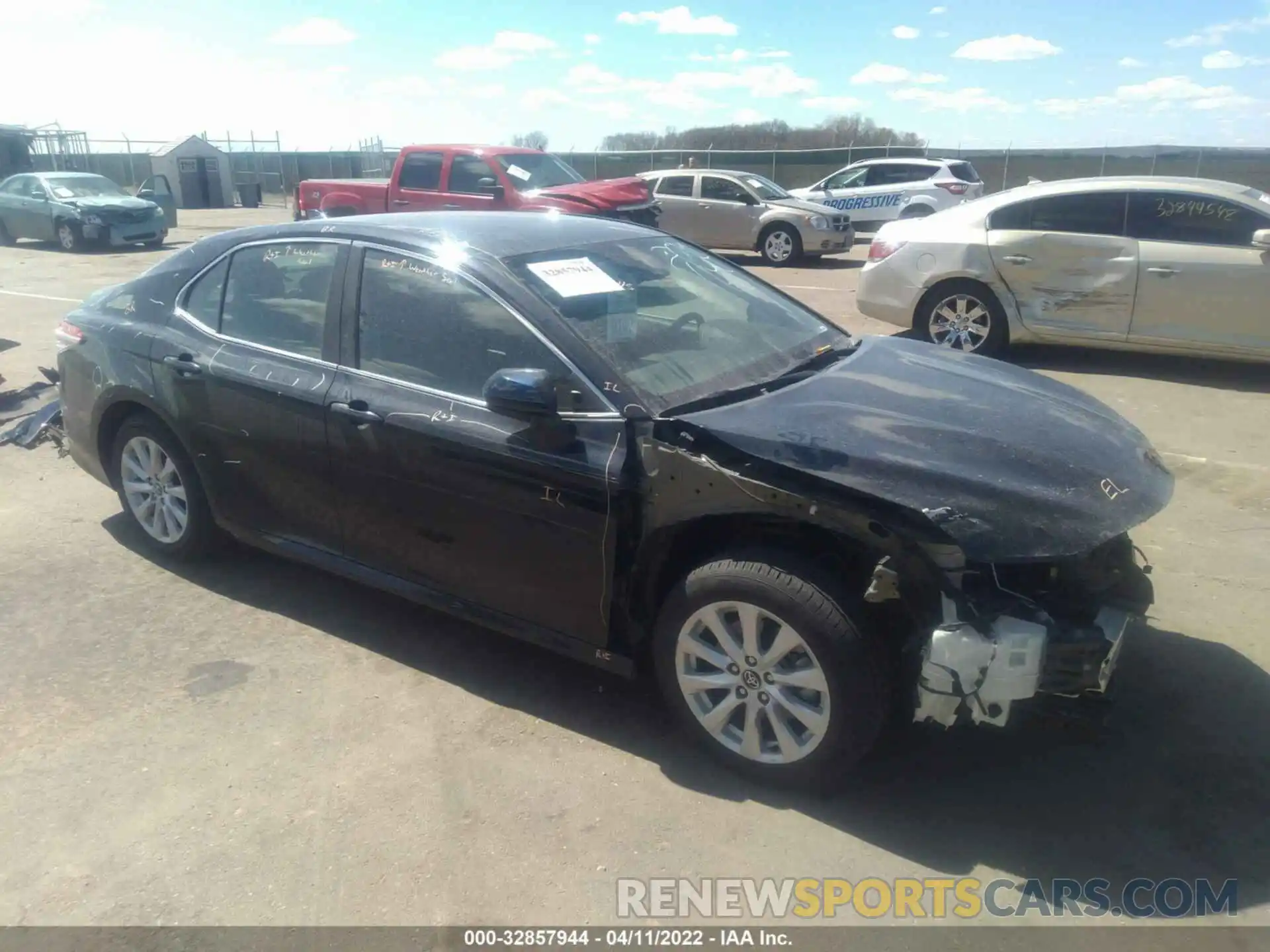 1 Photograph of a damaged car 4T1C11AK5LU324568 TOYOTA CAMRY 2020