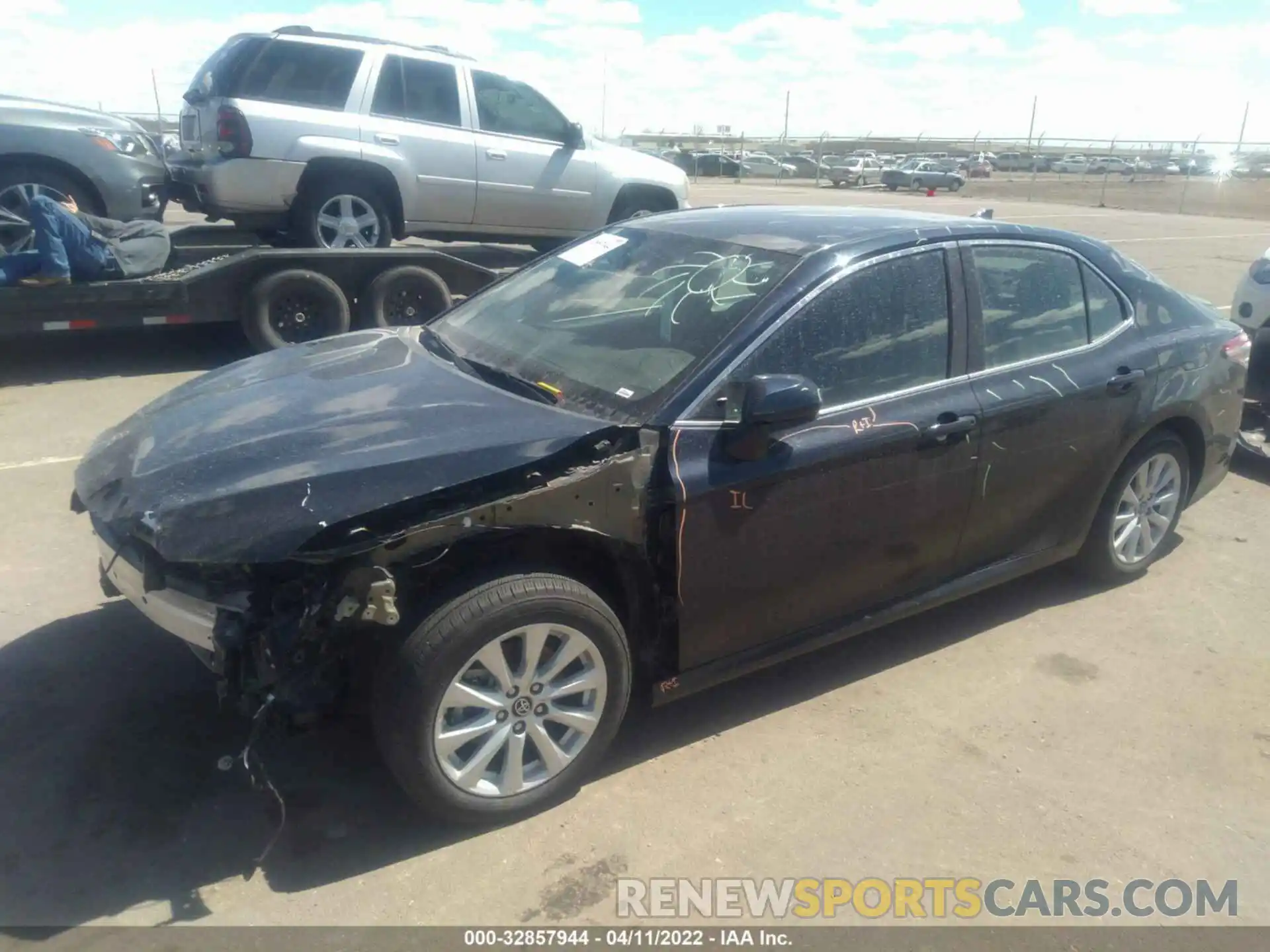 2 Photograph of a damaged car 4T1C11AK5LU324568 TOYOTA CAMRY 2020