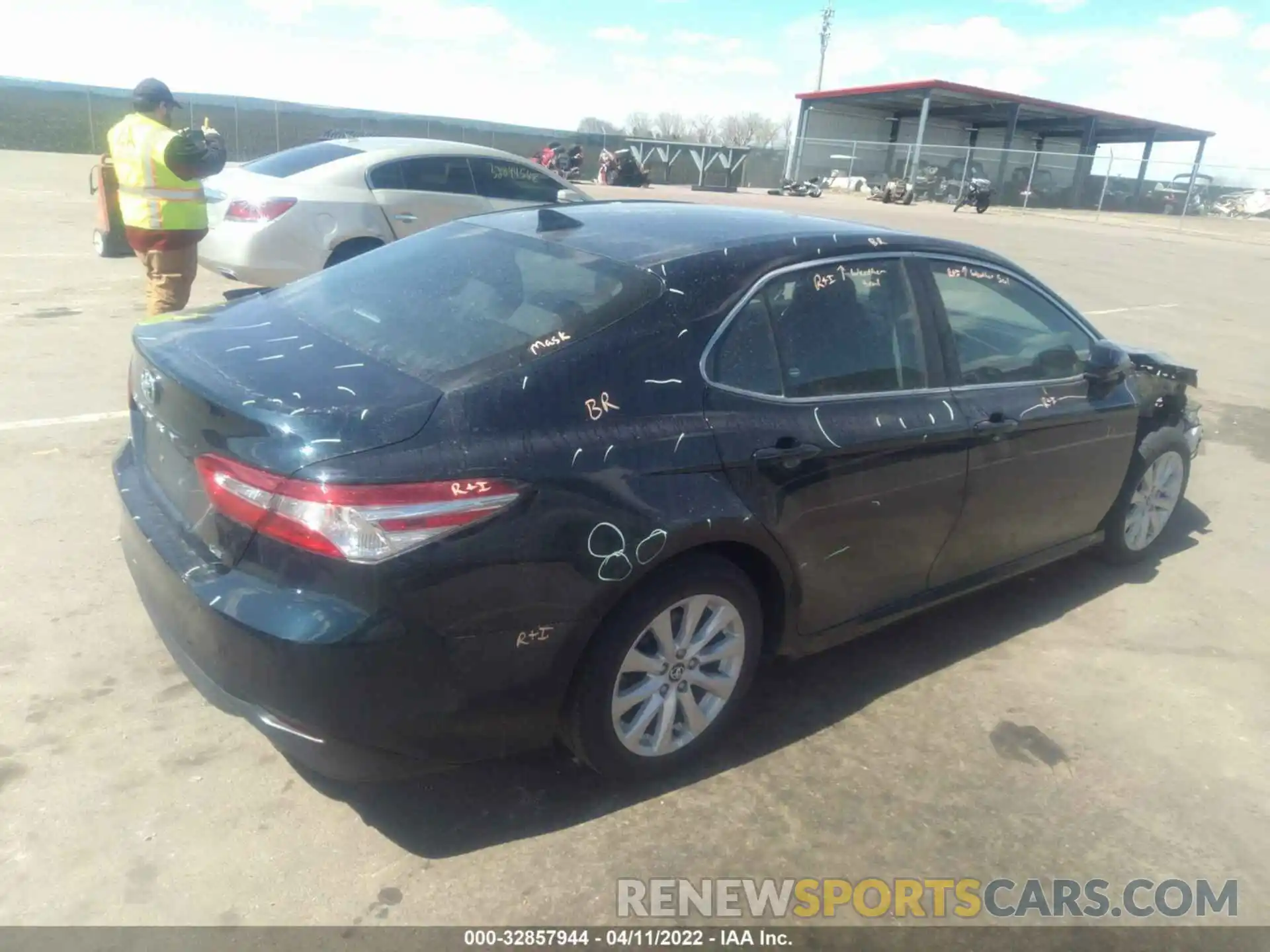 4 Photograph of a damaged car 4T1C11AK5LU324568 TOYOTA CAMRY 2020