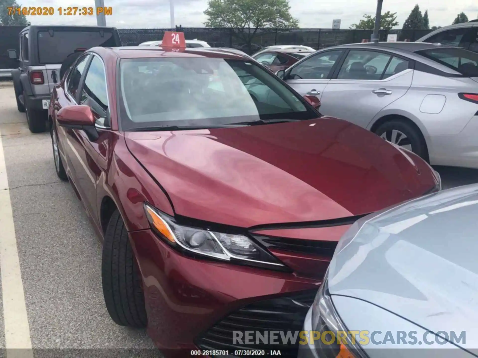 15 Photograph of a damaged car 4T1C11AK5LU330256 TOYOTA CAMRY 2020