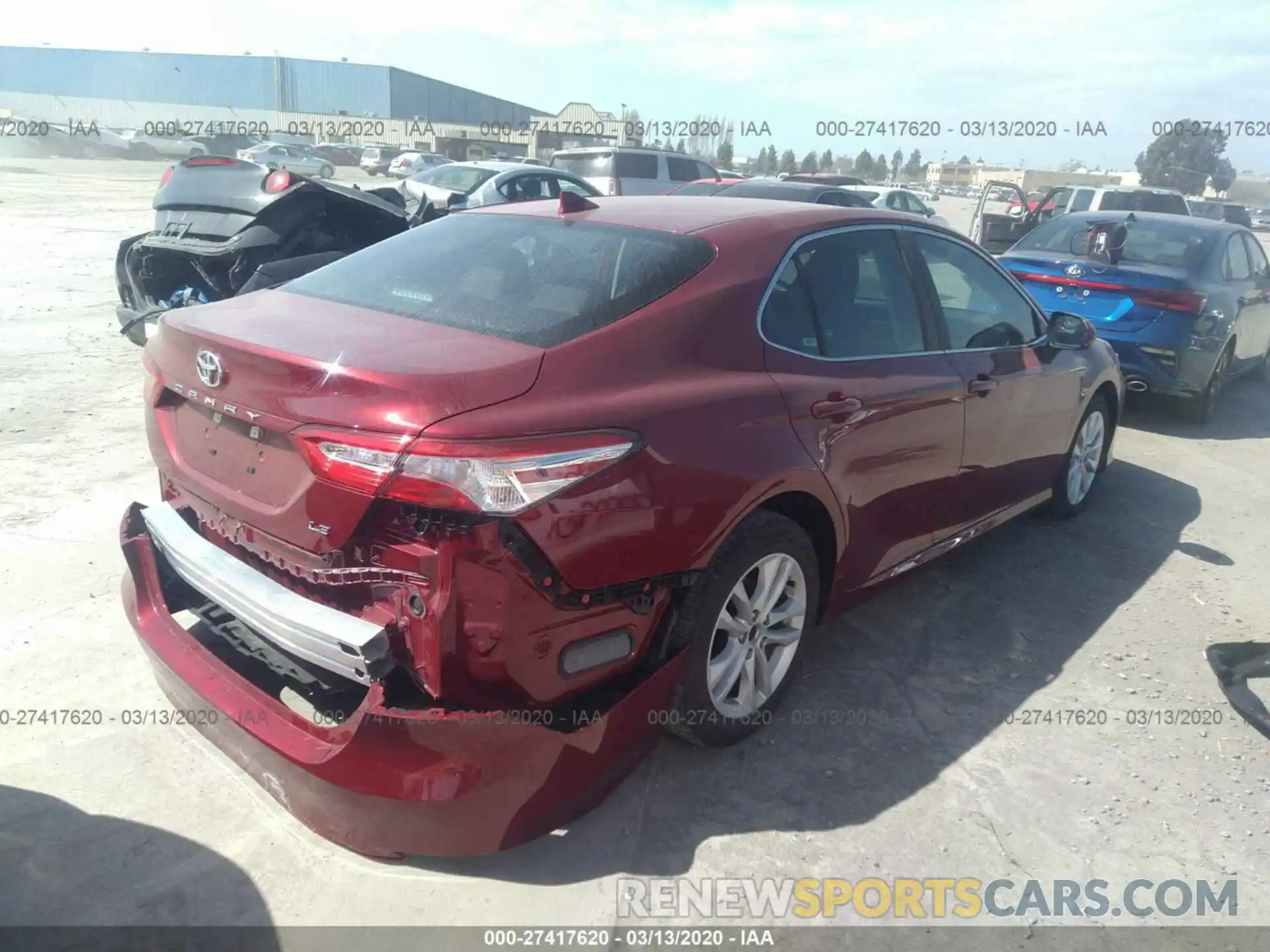 4 Photograph of a damaged car 4T1C11AK5LU332623 TOYOTA CAMRY 2020