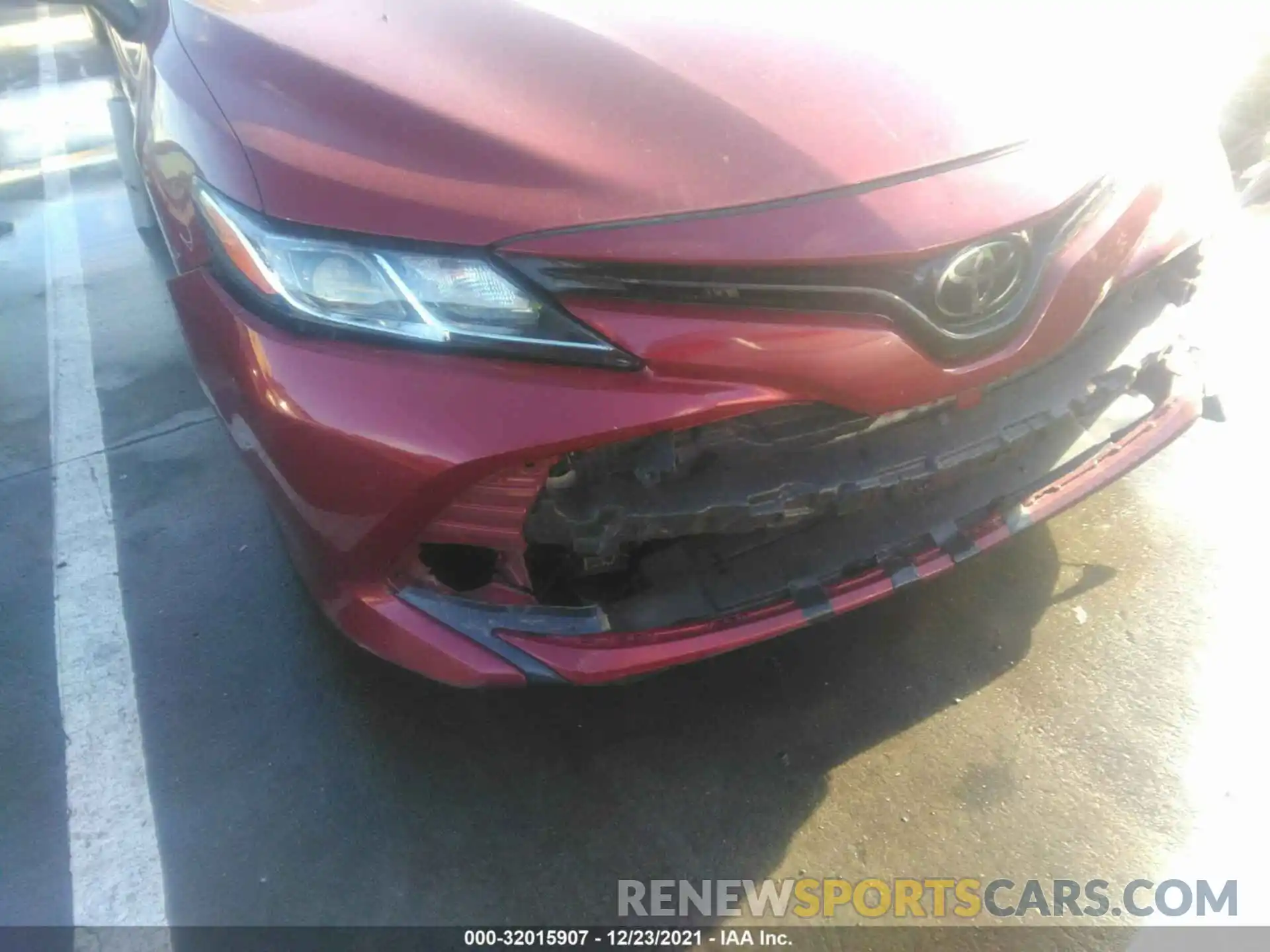 6 Photograph of a damaged car 4T1C11AK5LU332802 TOYOTA CAMRY 2020