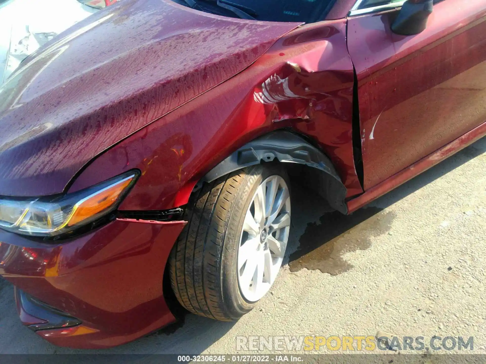 6 Photograph of a damaged car 4T1C11AK5LU332847 TOYOTA CAMRY 2020