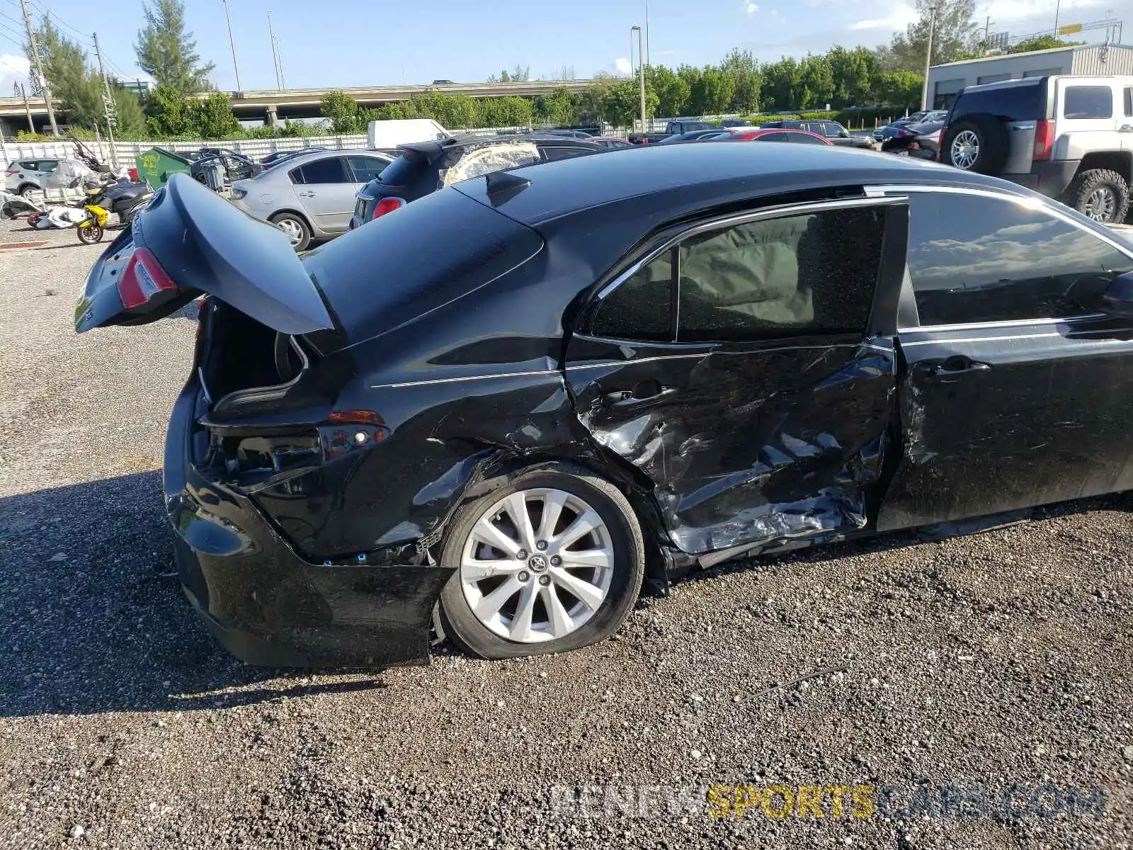 9 Photograph of a damaged car 4T1C11AK5LU341144 TOYOTA CAMRY 2020