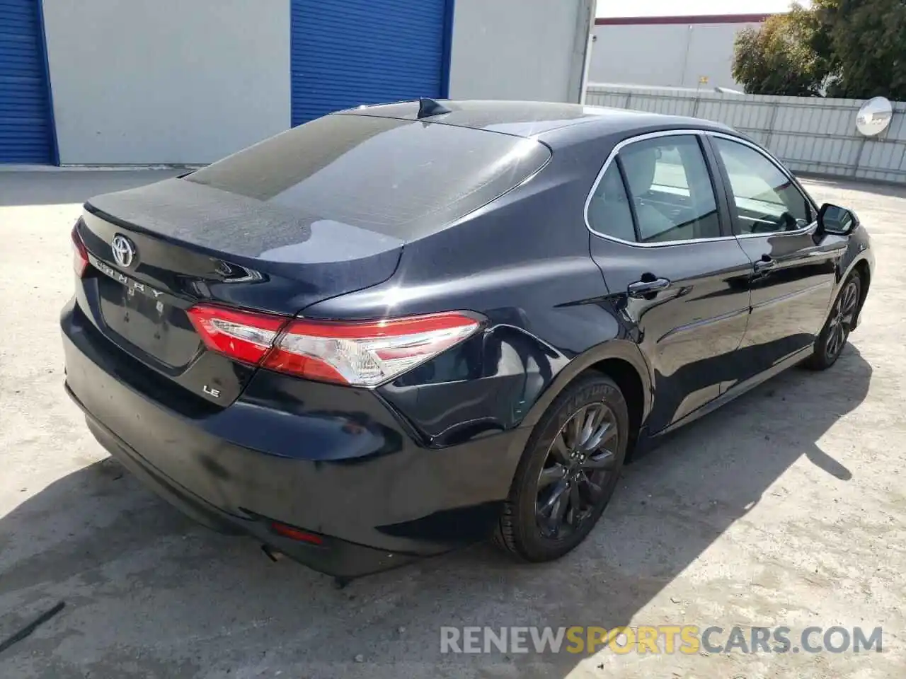 4 Photograph of a damaged car 4T1C11AK5LU345775 TOYOTA CAMRY 2020