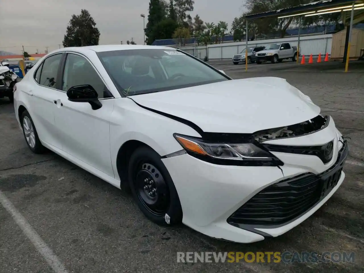 1 Photograph of a damaged car 4T1C11AK5LU348093 TOYOTA CAMRY 2020