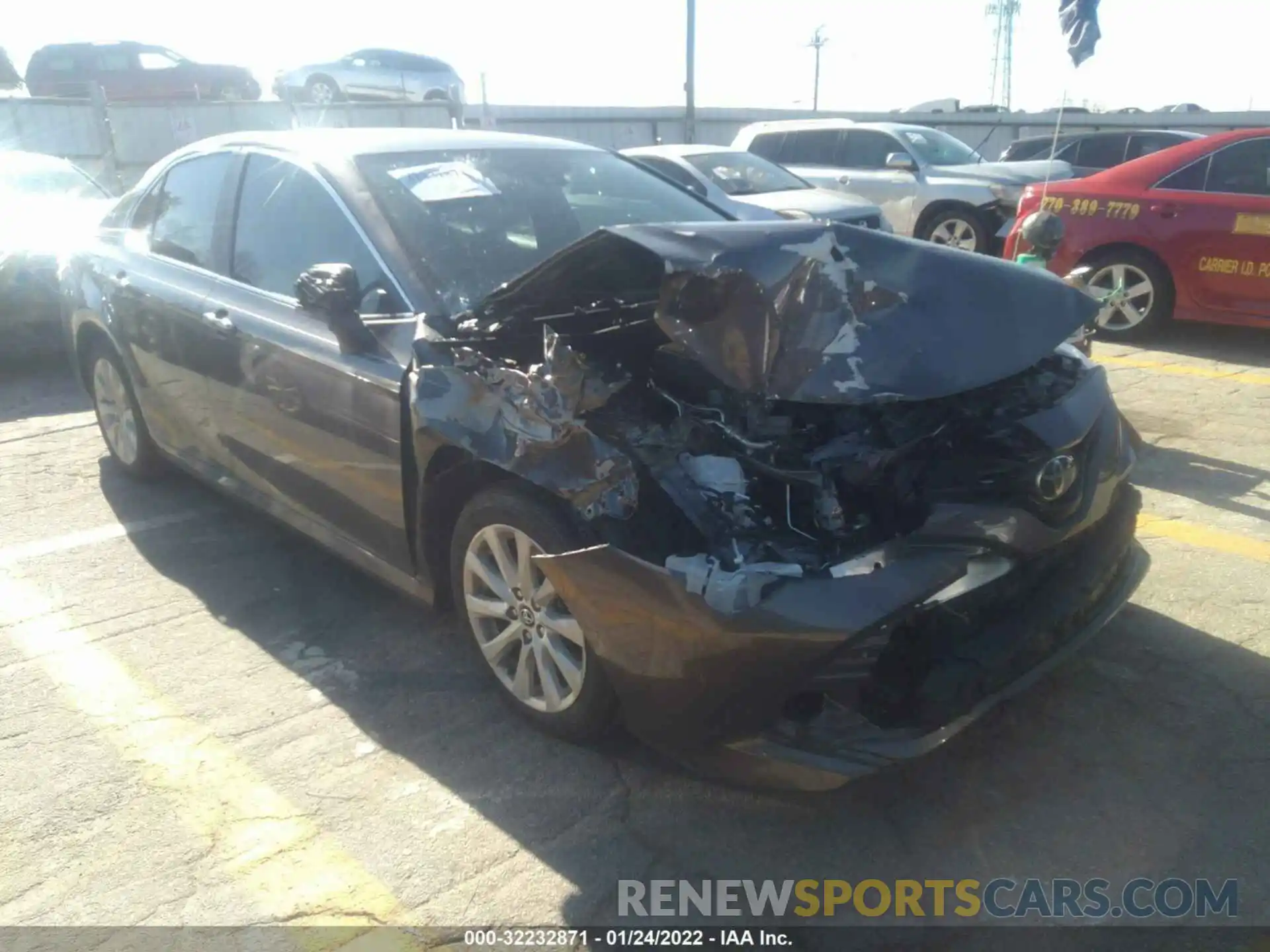 1 Photograph of a damaged car 4T1C11AK5LU352905 TOYOTA CAMRY 2020