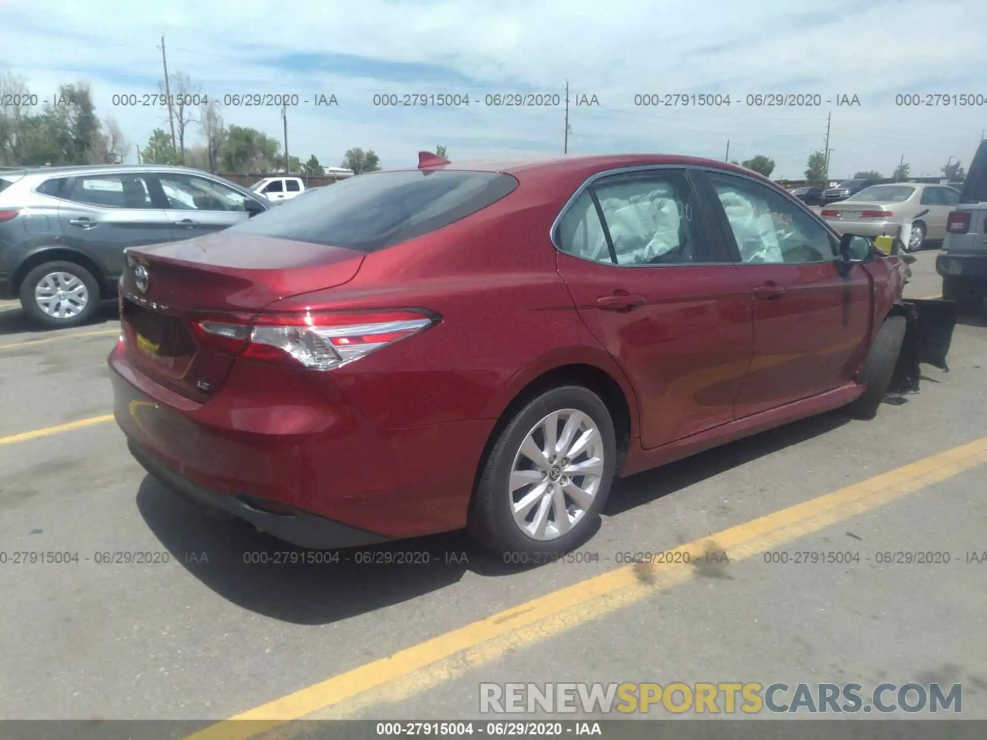 4 Photograph of a damaged car 4T1C11AK5LU359367 TOYOTA CAMRY 2020