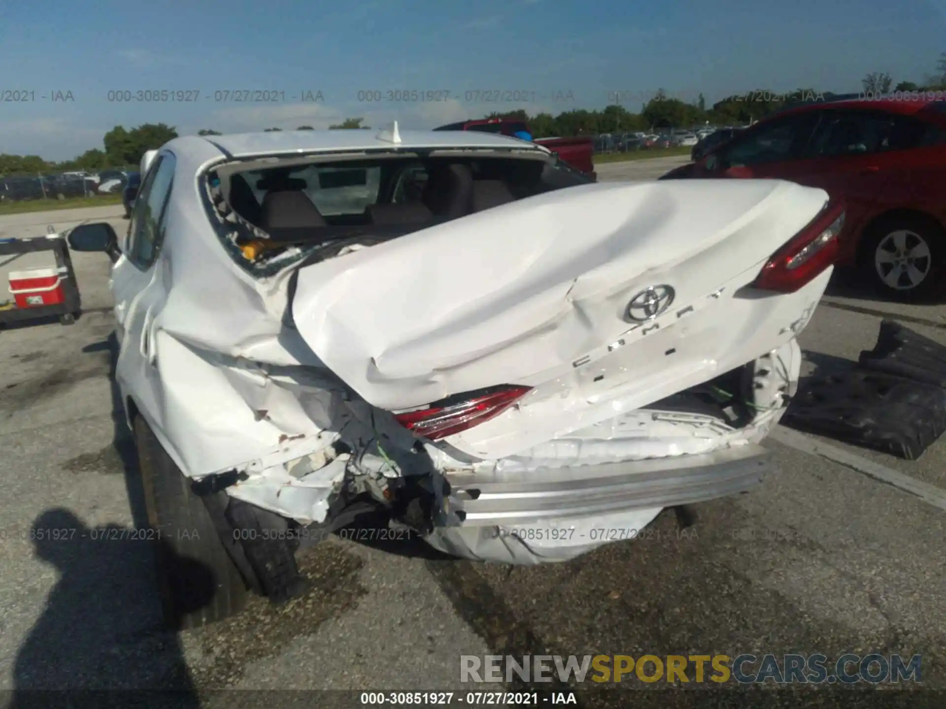 6 Photograph of a damaged car 4T1C11AK5LU360017 TOYOTA CAMRY 2020