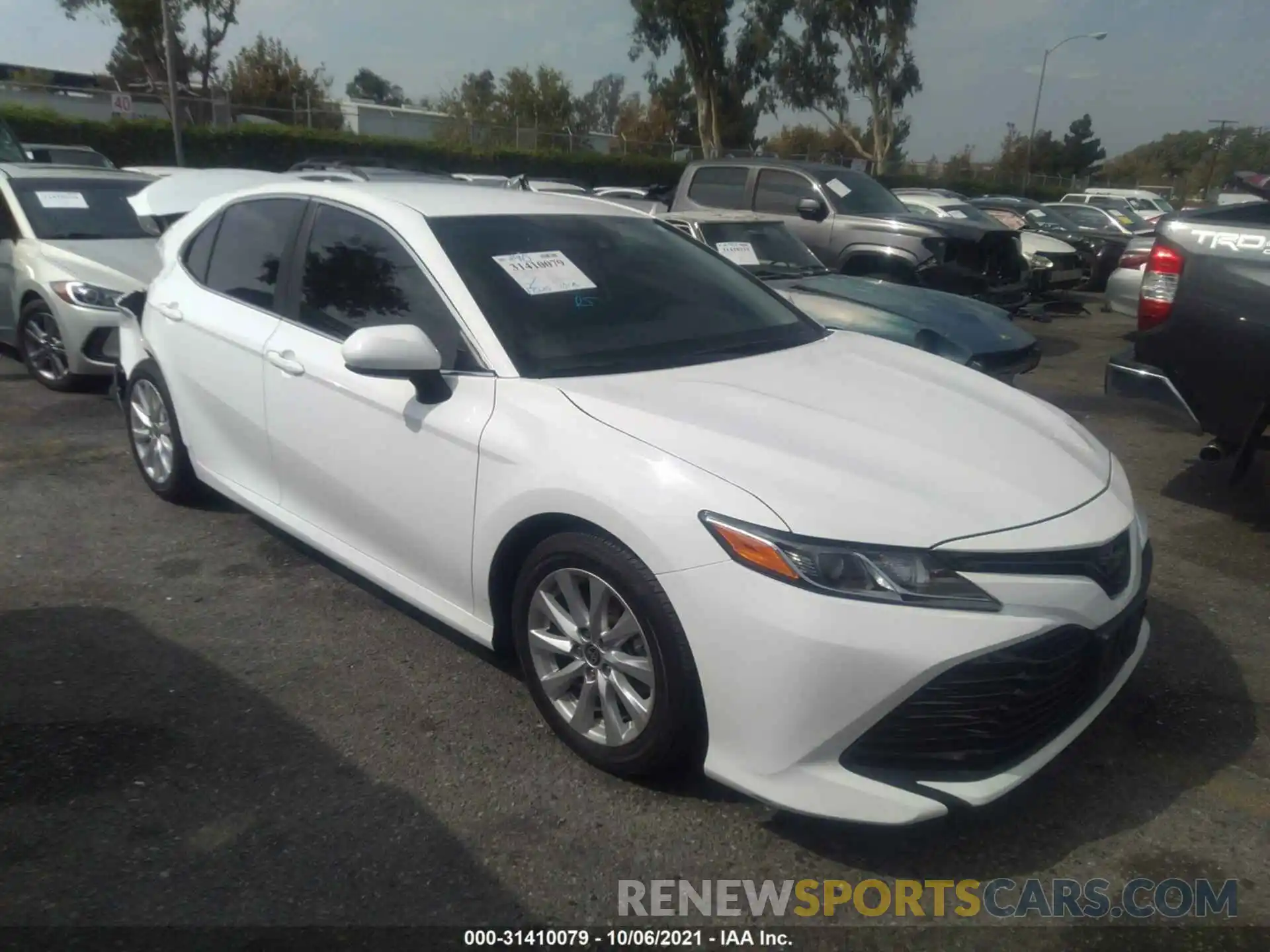 1 Photograph of a damaged car 4T1C11AK5LU369302 TOYOTA CAMRY 2020