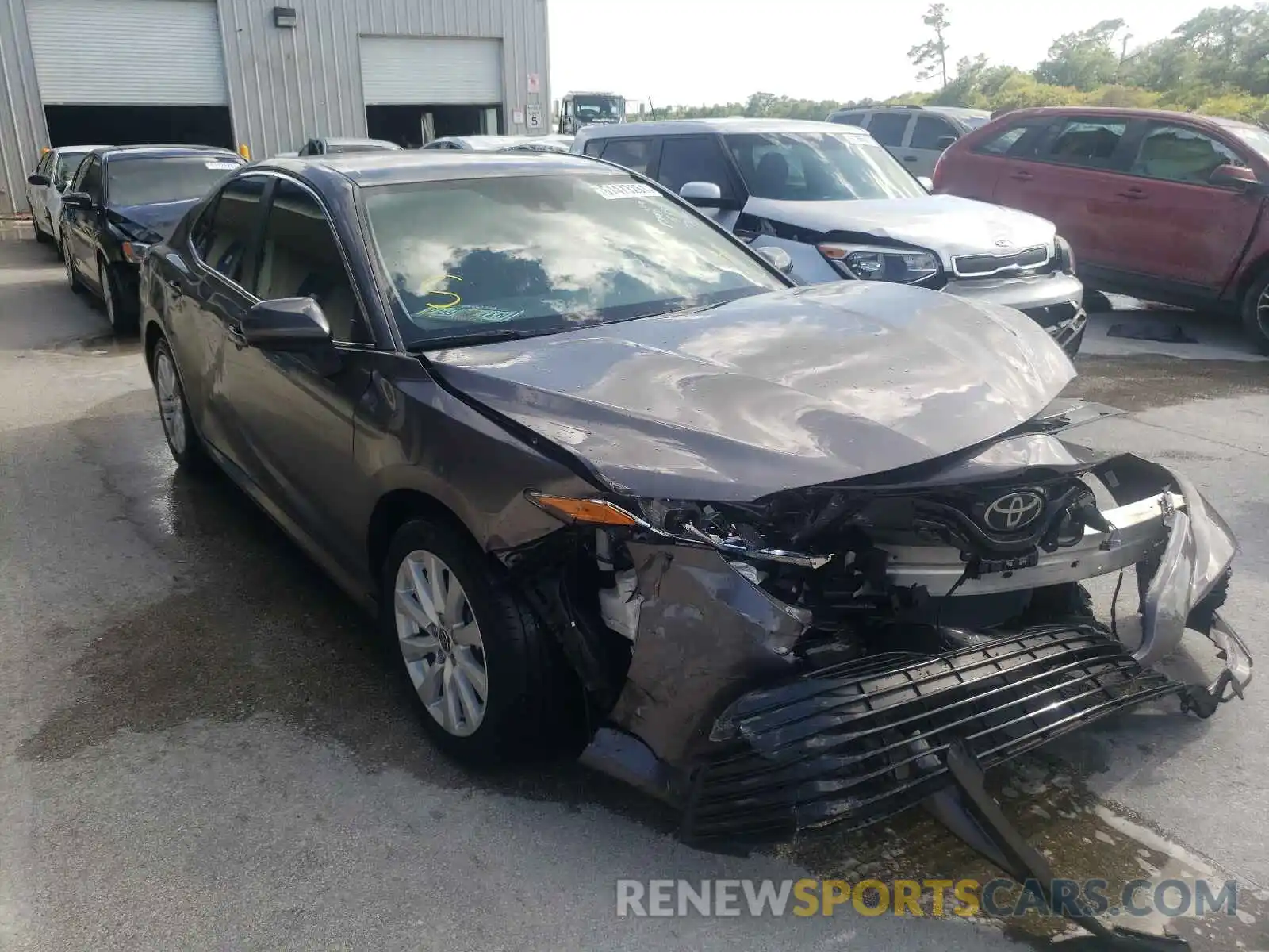 1 Photograph of a damaged car 4T1C11AK5LU382552 TOYOTA CAMRY 2020