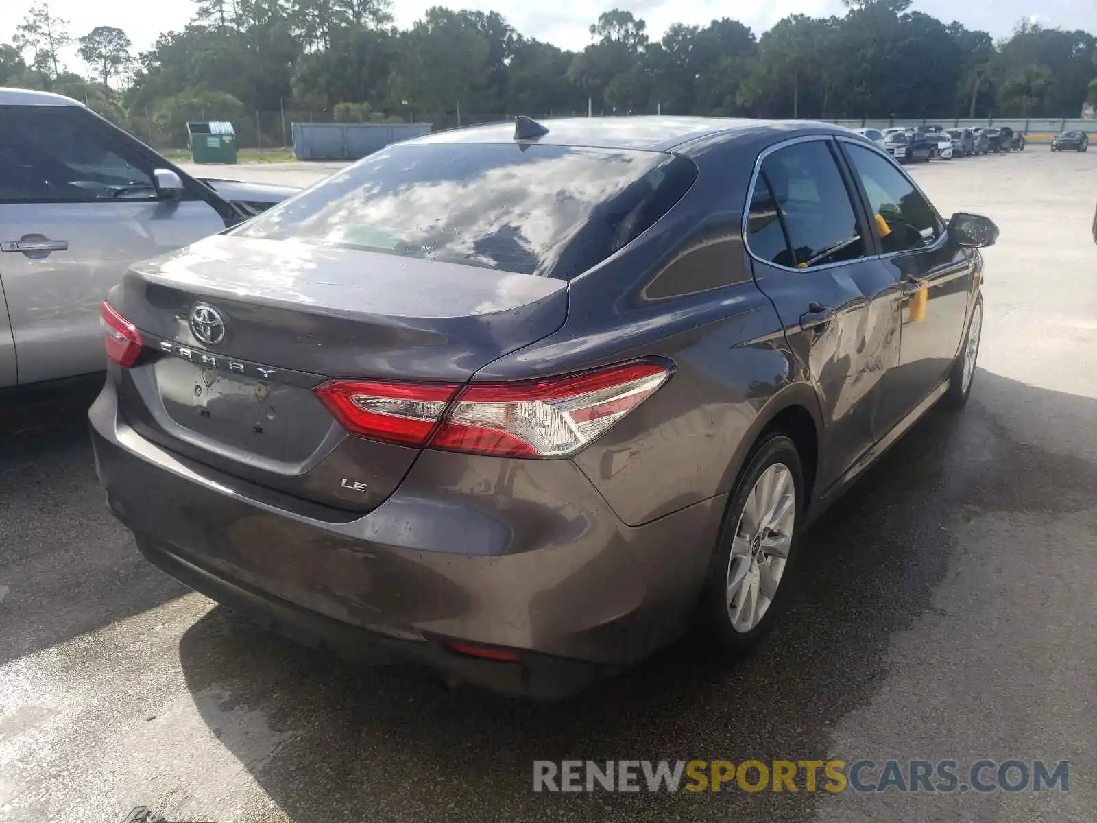 4 Photograph of a damaged car 4T1C11AK5LU382552 TOYOTA CAMRY 2020