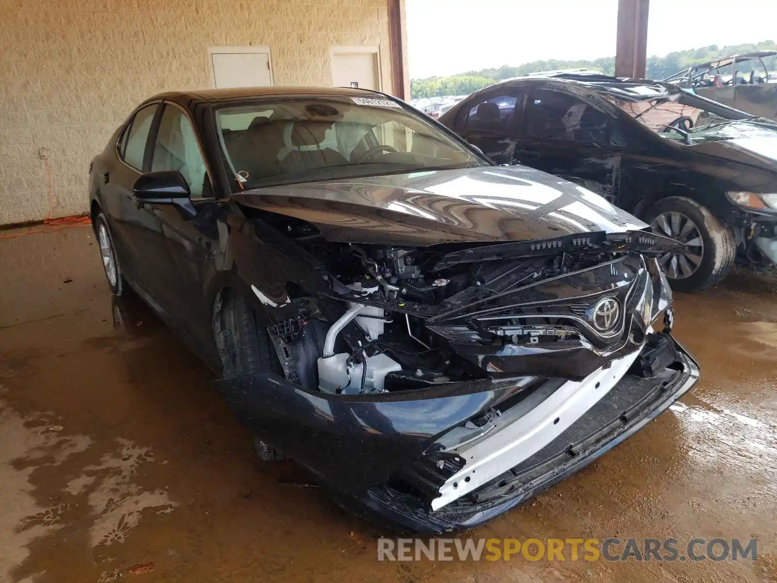 1 Photograph of a damaged car 4T1C11AK5LU382907 TOYOTA CAMRY 2020