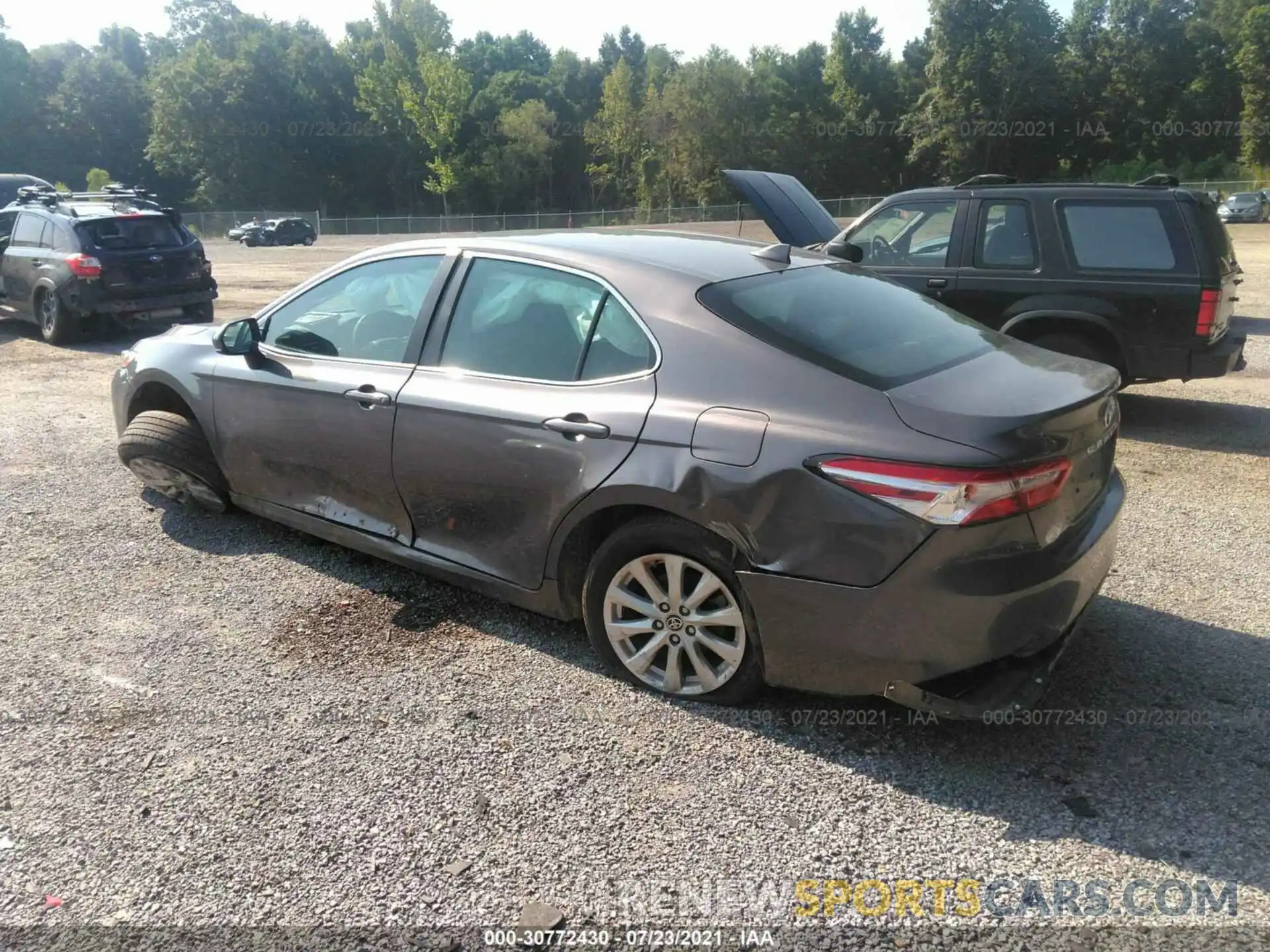 3 Photograph of a damaged car 4T1C11AK5LU383572 TOYOTA CAMRY 2020