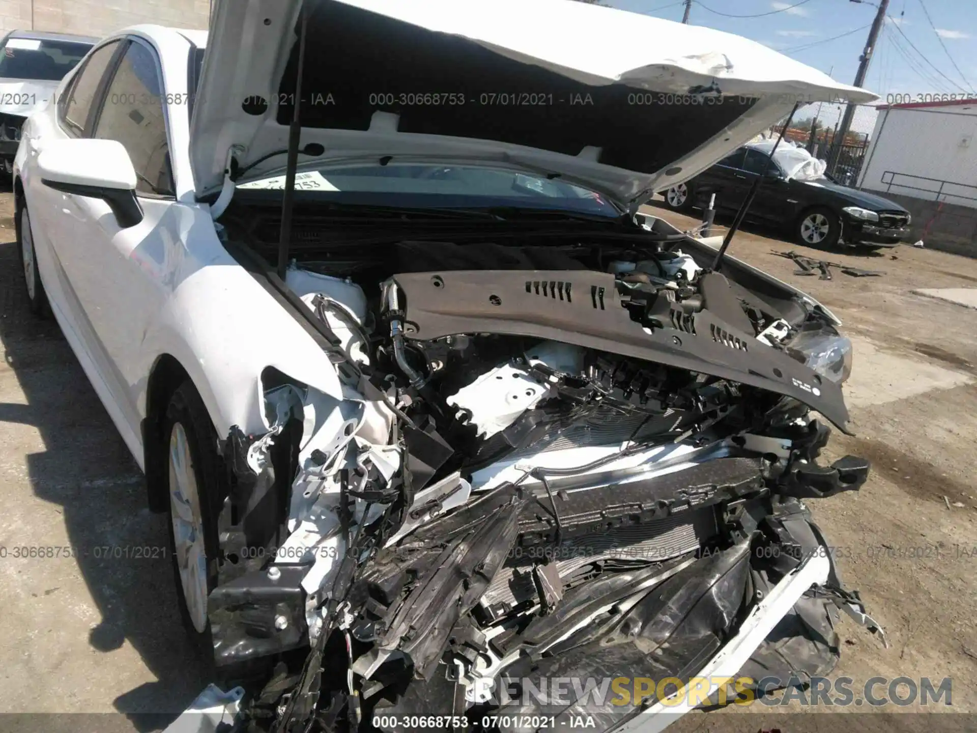 6 Photograph of a damaged car 4T1C11AK5LU394572 TOYOTA CAMRY 2020