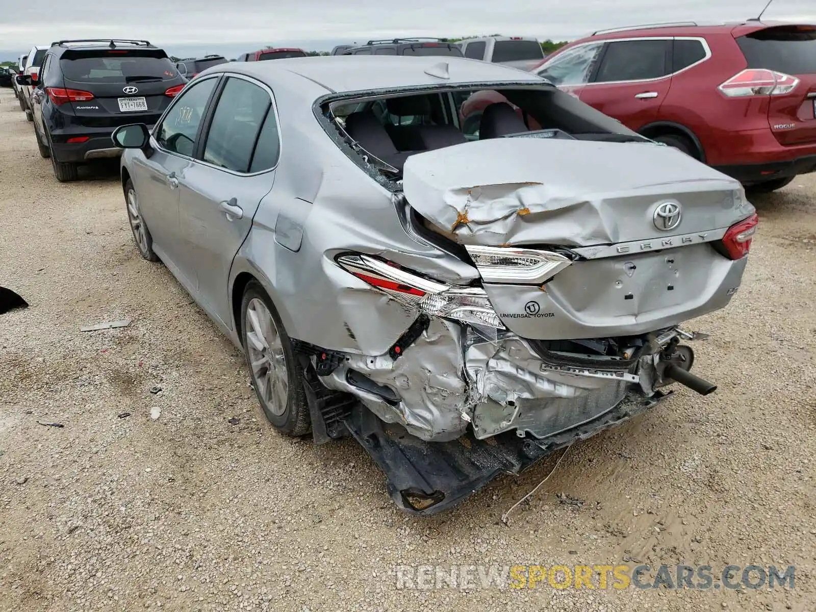 3 Photograph of a damaged car 4T1C11AK5LU400015 TOYOTA CAMRY 2020