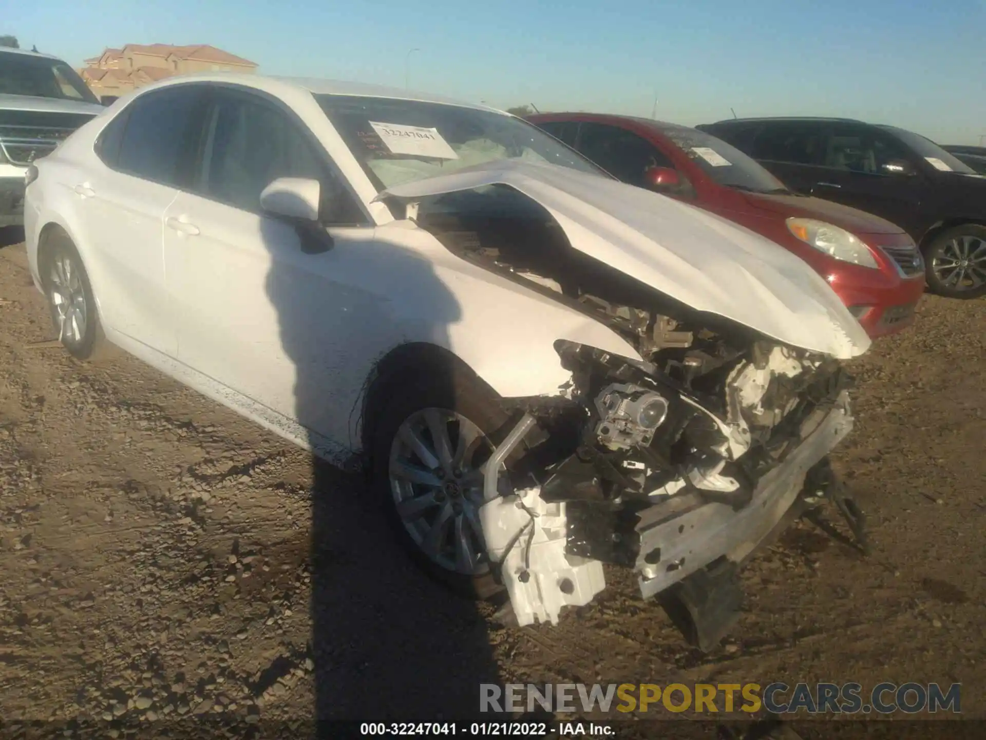 1 Photograph of a damaged car 4T1C11AK5LU505749 TOYOTA CAMRY 2020