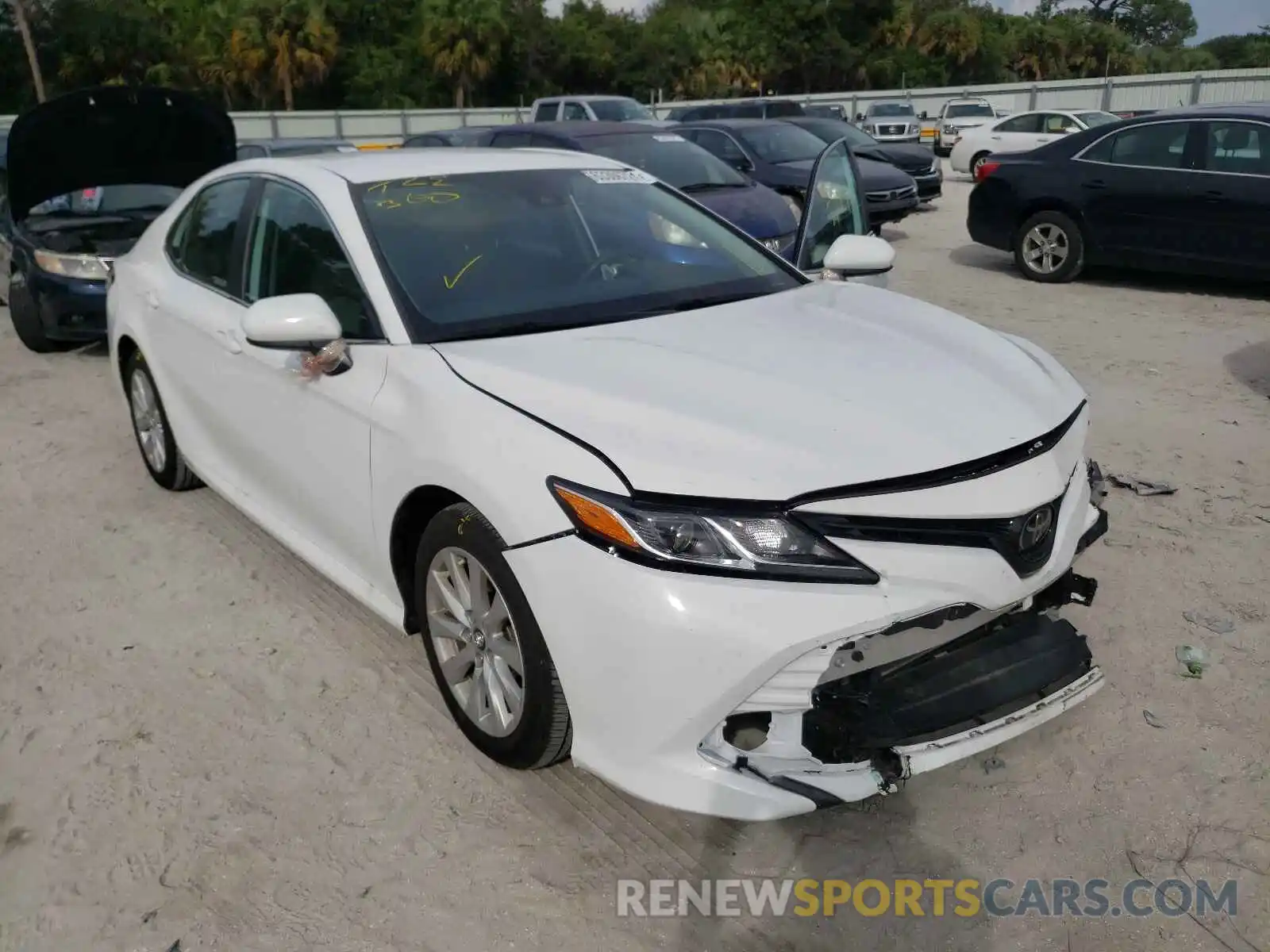 1 Photograph of a damaged car 4T1C11AK5LU862235 TOYOTA CAMRY 2020