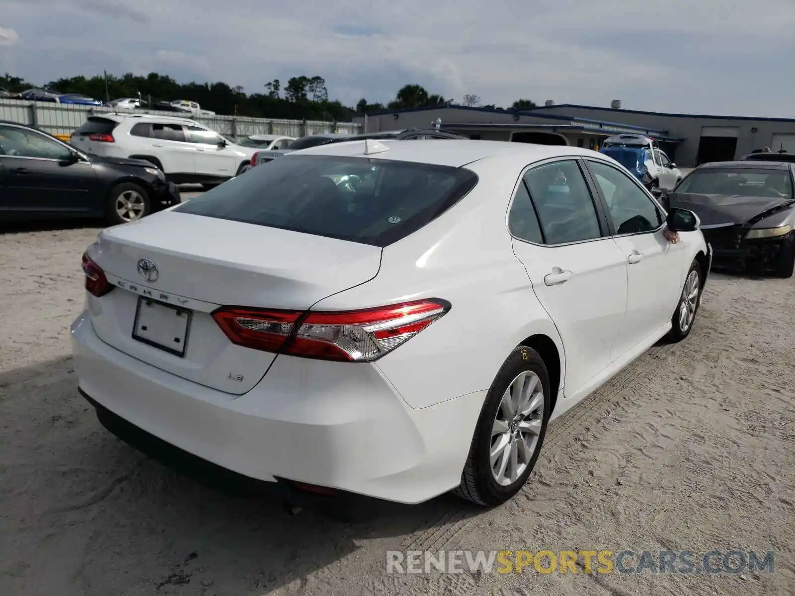 4 Photograph of a damaged car 4T1C11AK5LU862235 TOYOTA CAMRY 2020