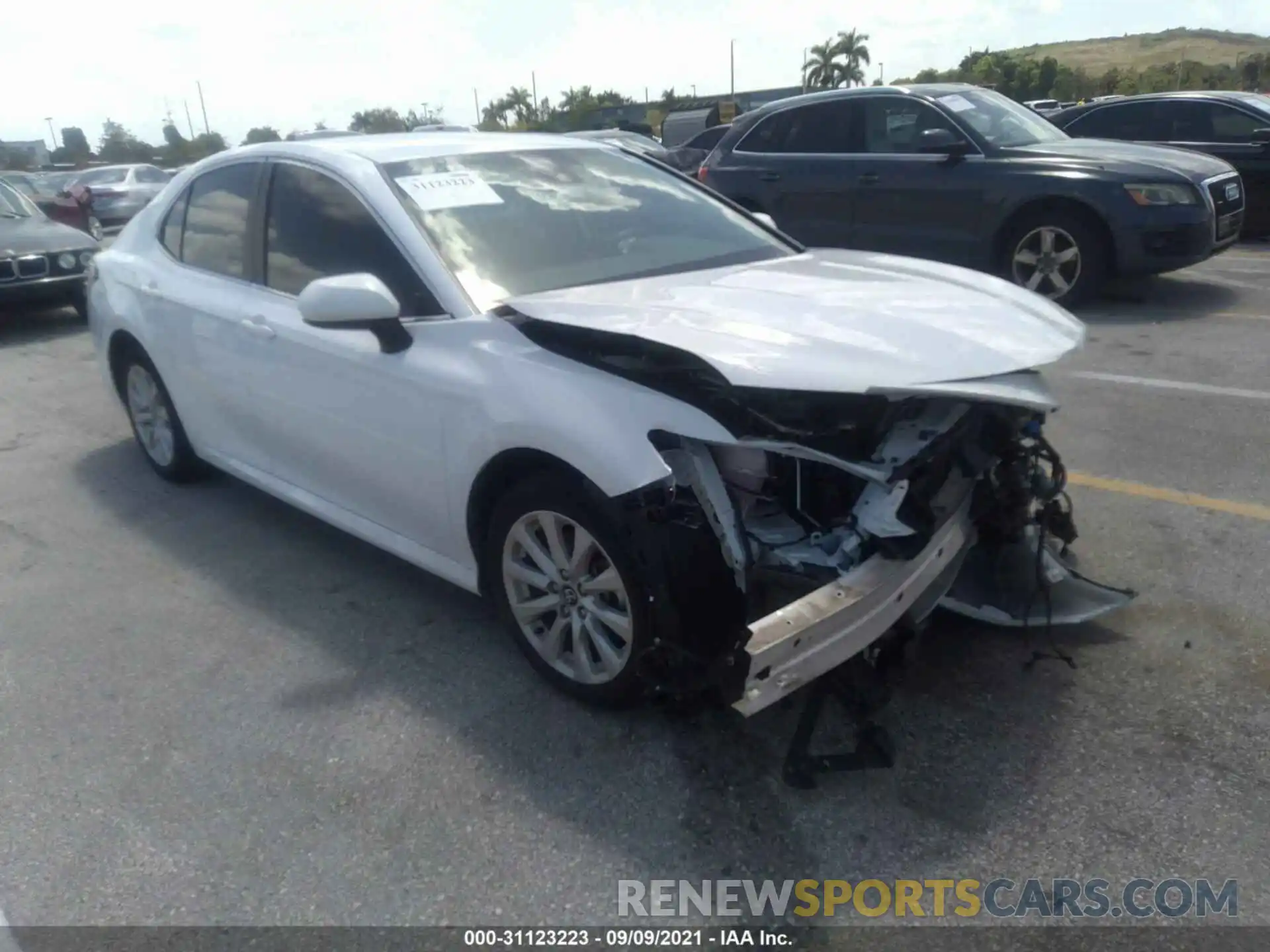 1 Photograph of a damaged car 4T1C11AK5LU865703 TOYOTA CAMRY 2020