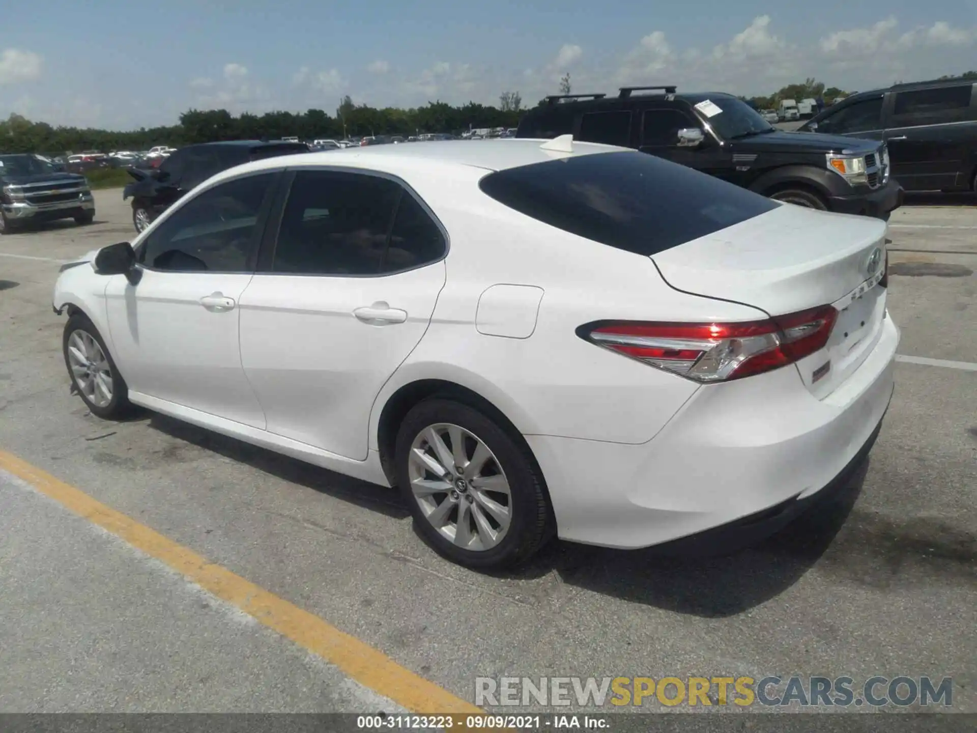 3 Photograph of a damaged car 4T1C11AK5LU865703 TOYOTA CAMRY 2020