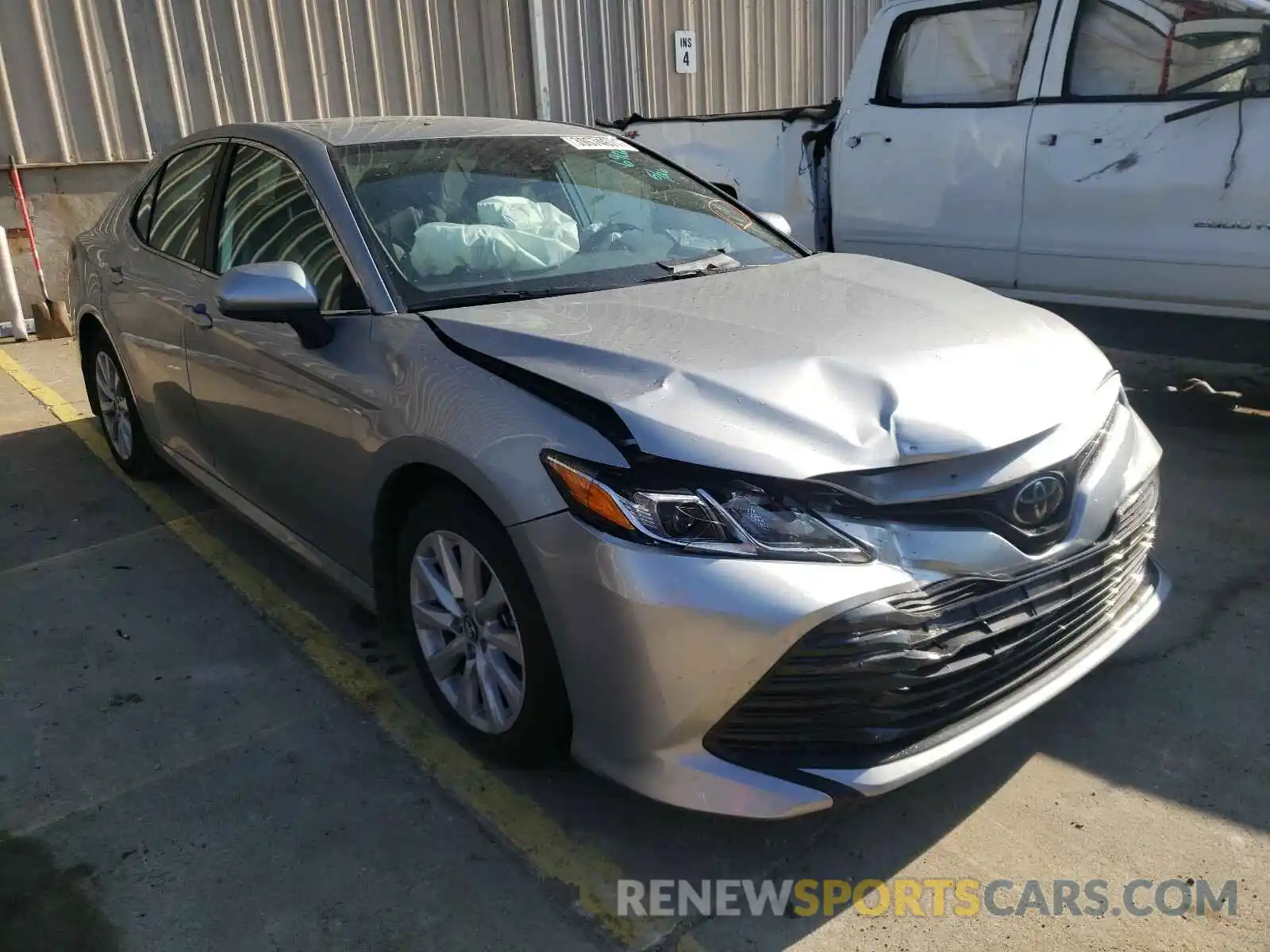 1 Photograph of a damaged car 4T1C11AK5LU866902 TOYOTA CAMRY 2020