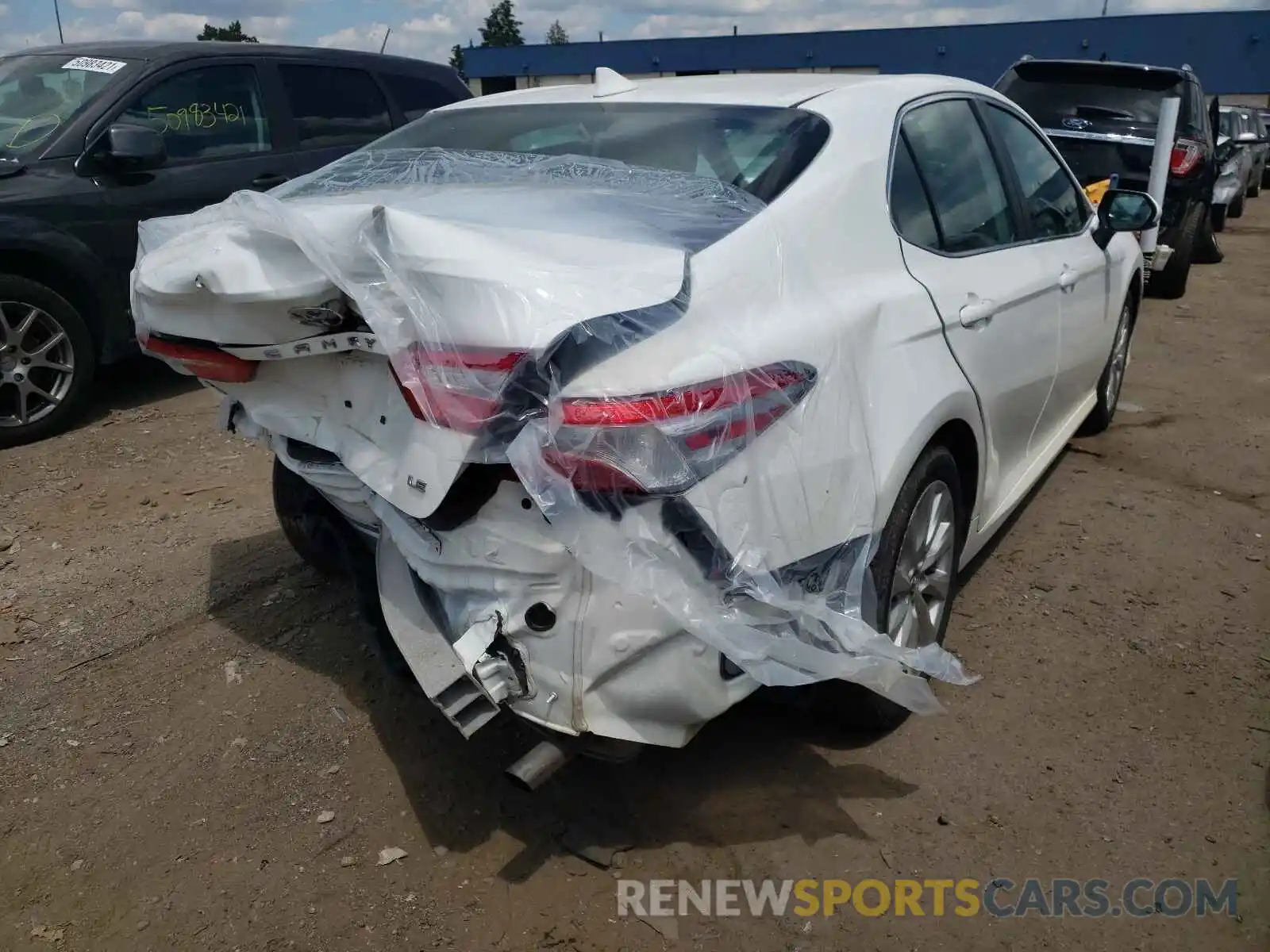 4 Photograph of a damaged car 4T1C11AK5LU869105 TOYOTA CAMRY 2020