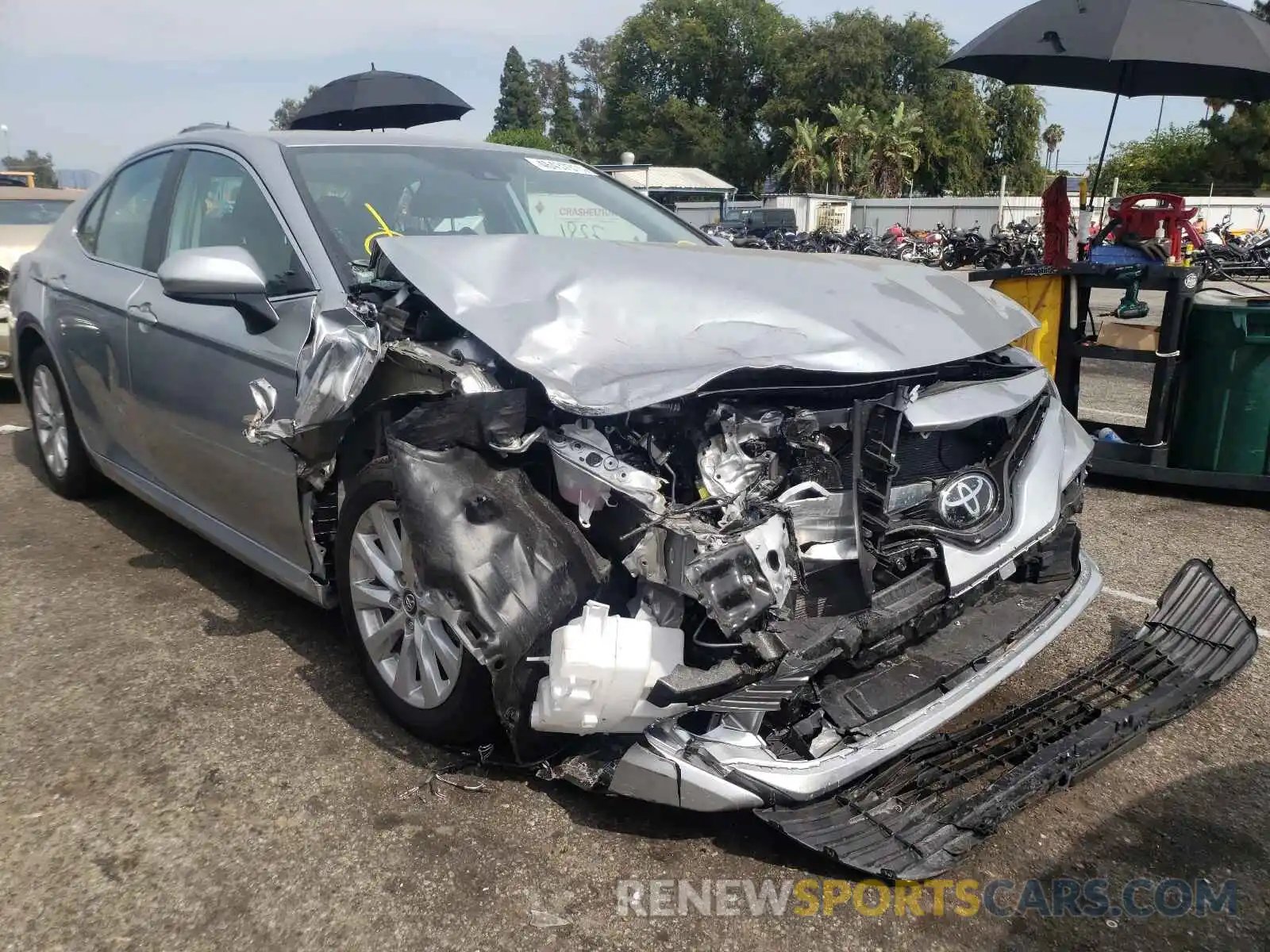 1 Photograph of a damaged car 4T1C11AK5LU873185 TOYOTA CAMRY 2020