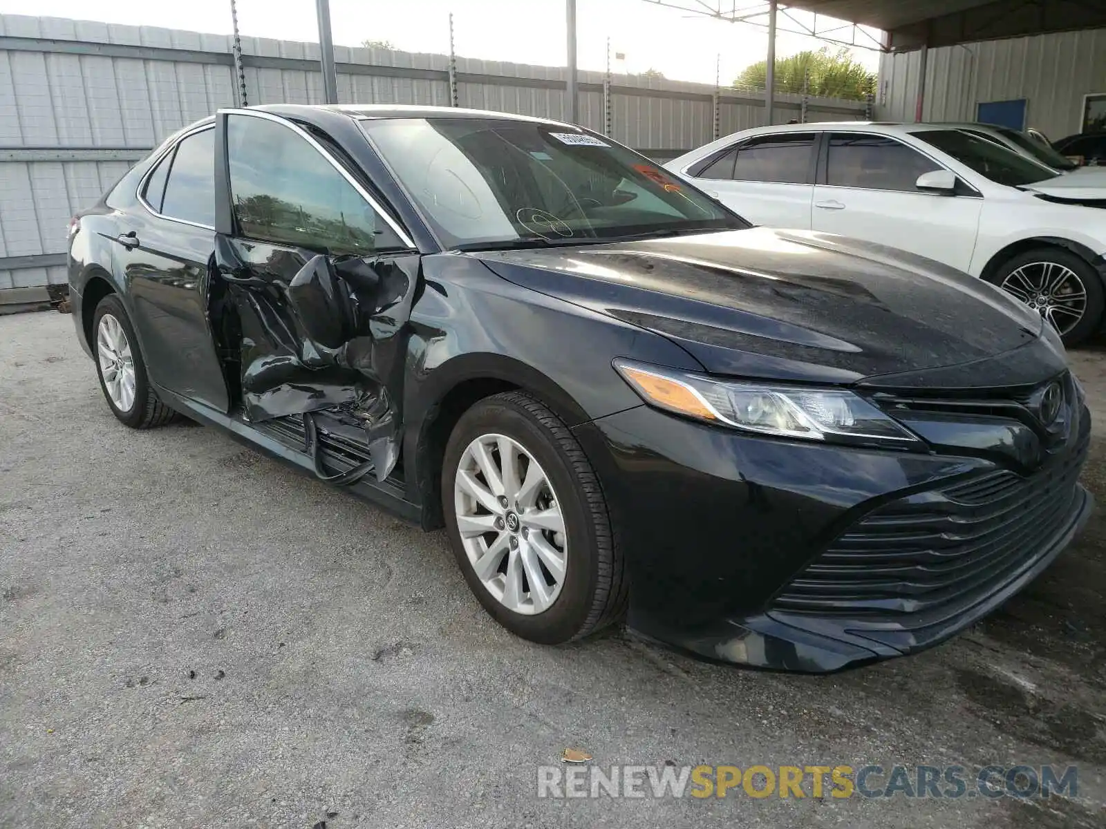 1 Photograph of a damaged car 4T1C11AK5LU879326 TOYOTA CAMRY 2020