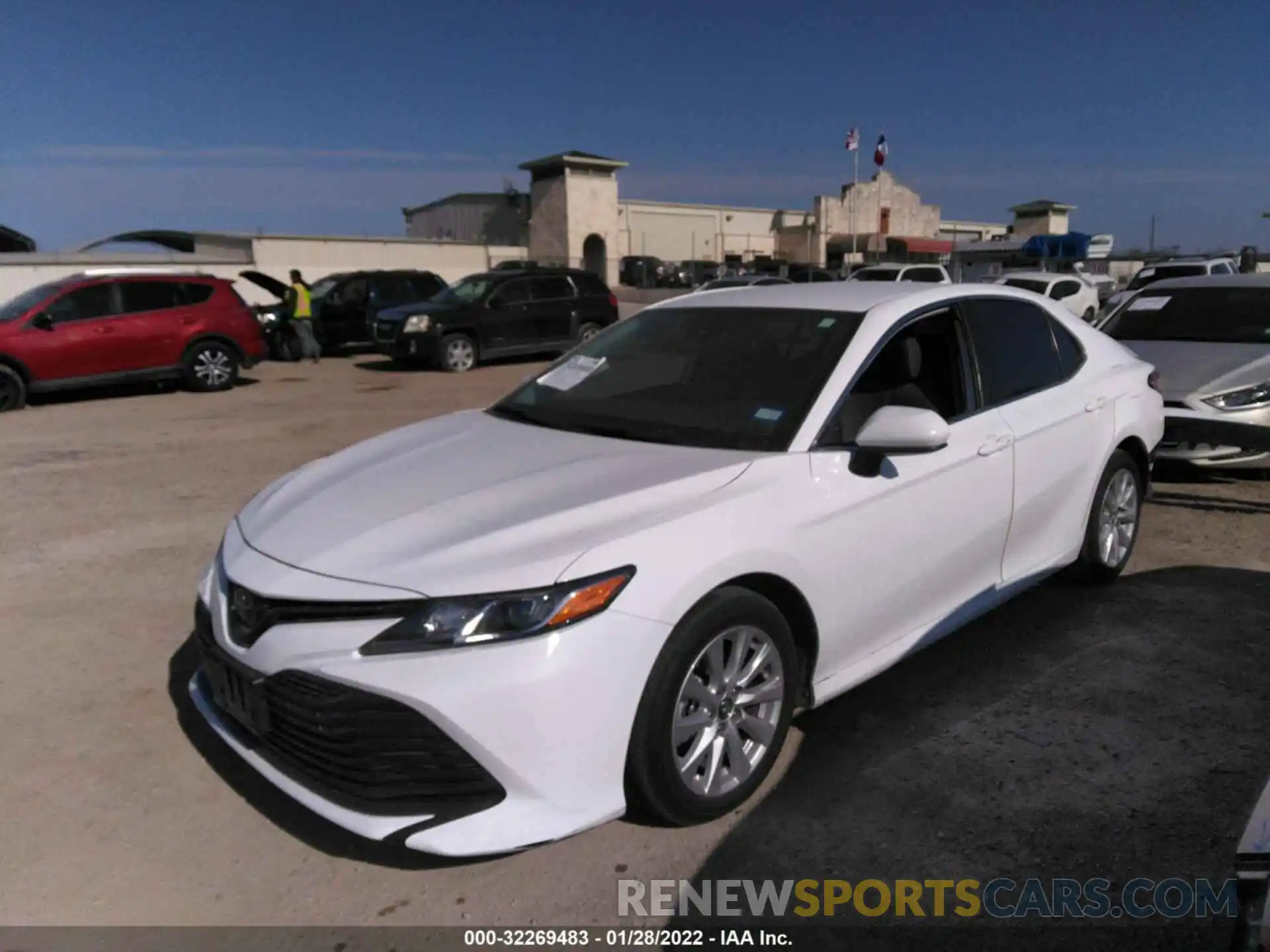 2 Photograph of a damaged car 4T1C11AK5LU879343 TOYOTA CAMRY 2020