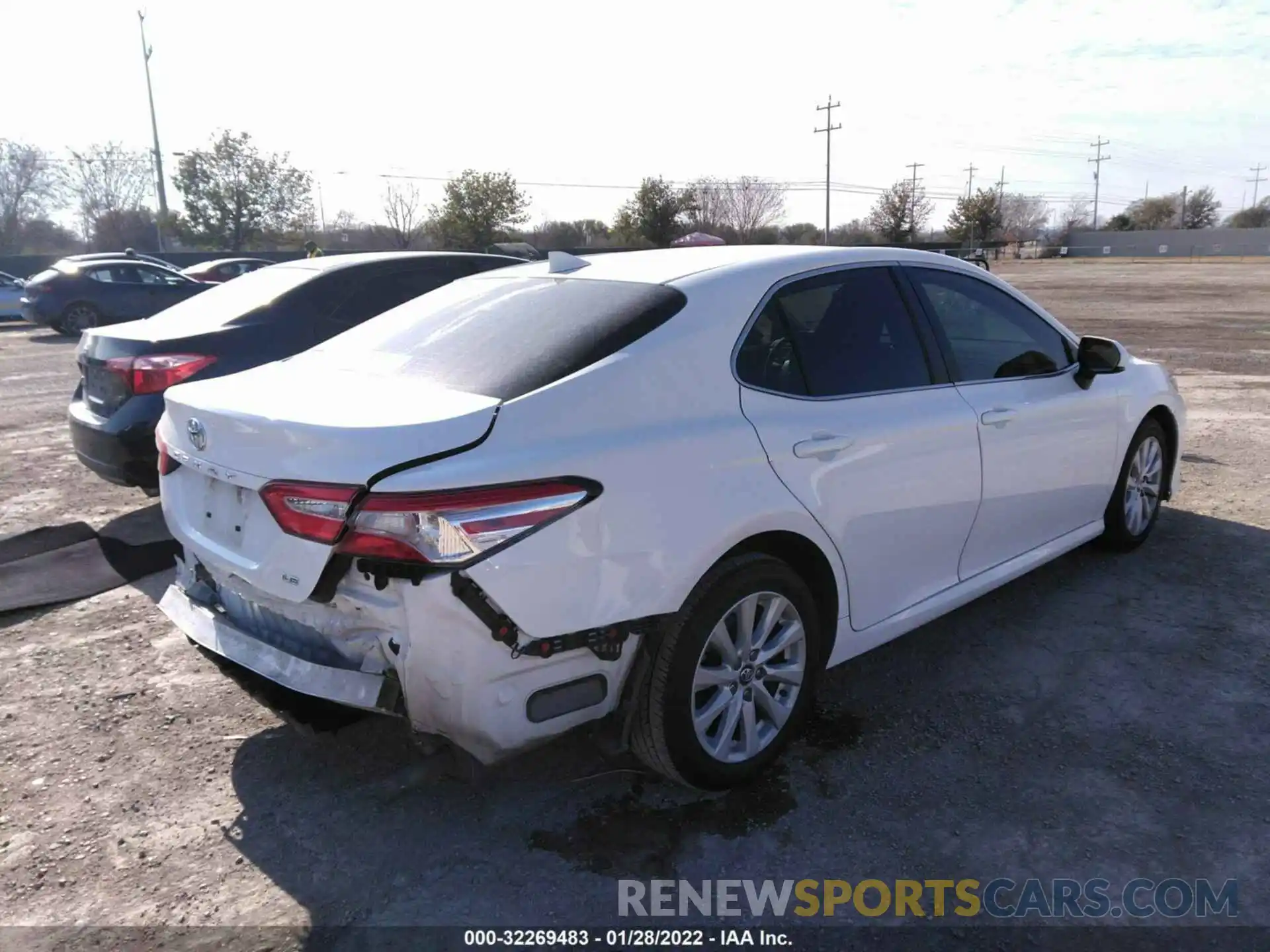 4 Photograph of a damaged car 4T1C11AK5LU879343 TOYOTA CAMRY 2020