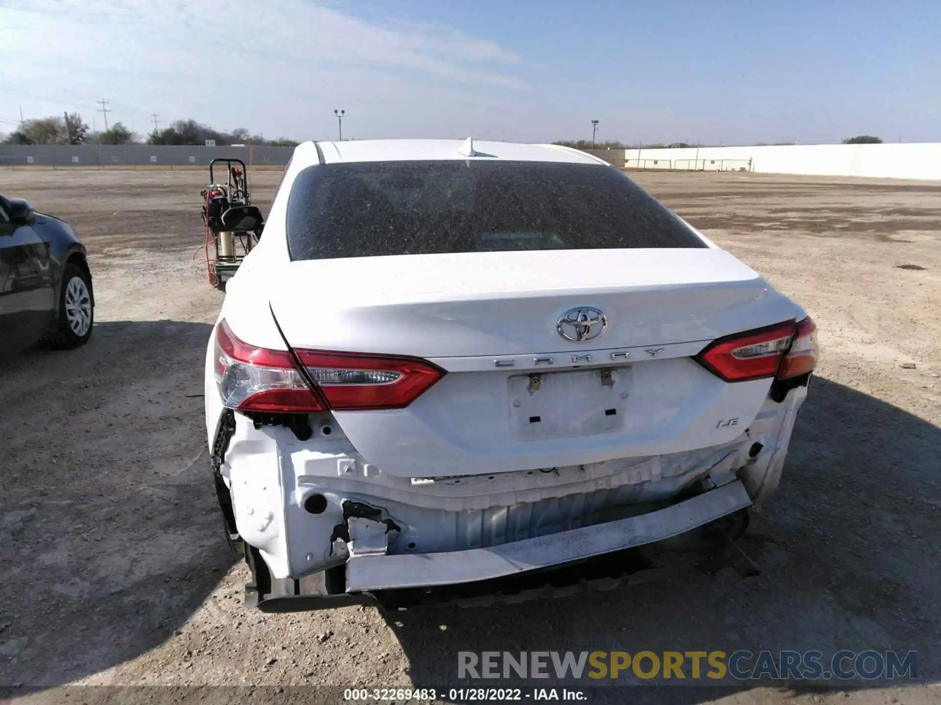 6 Photograph of a damaged car 4T1C11AK5LU879343 TOYOTA CAMRY 2020