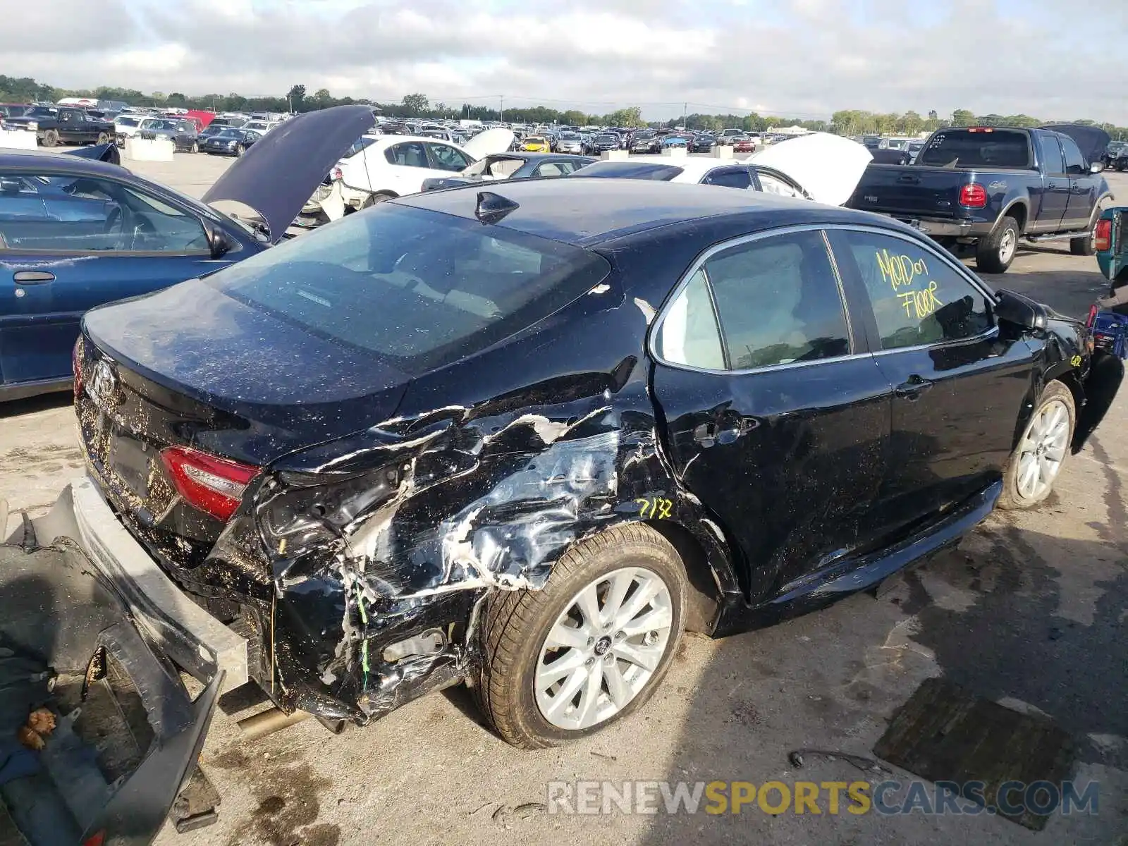 9 Photograph of a damaged car 4T1C11AK5LU882050 TOYOTA CAMRY 2020