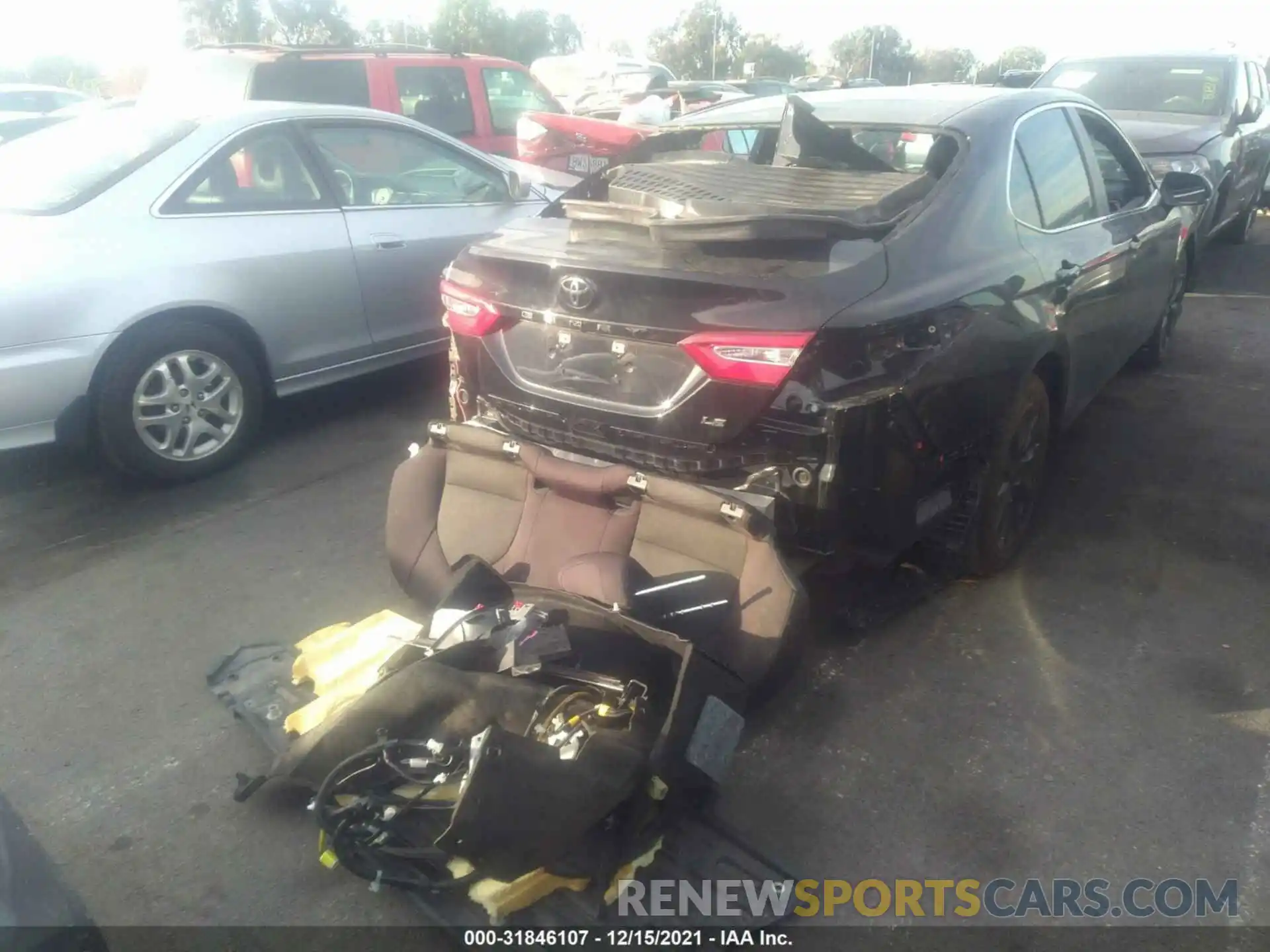 4 Photograph of a damaged car 4T1C11AK5LU889256 TOYOTA CAMRY 2020