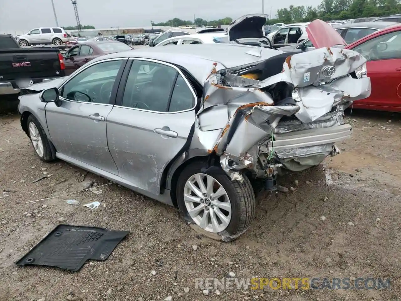 3 Photograph of a damaged car 4T1C11AK5LU889404 TOYOTA CAMRY 2020