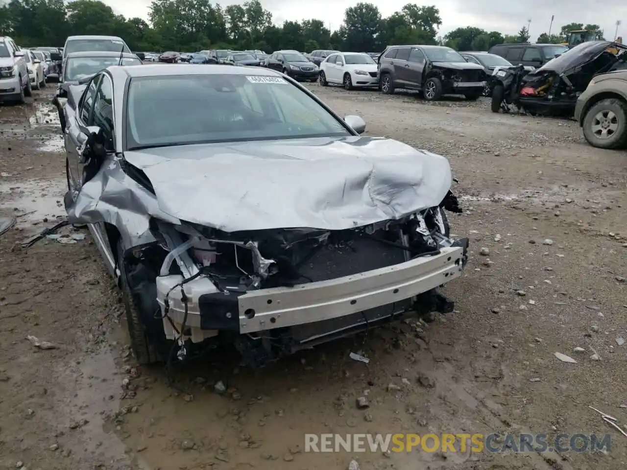 9 Photograph of a damaged car 4T1C11AK5LU889404 TOYOTA CAMRY 2020