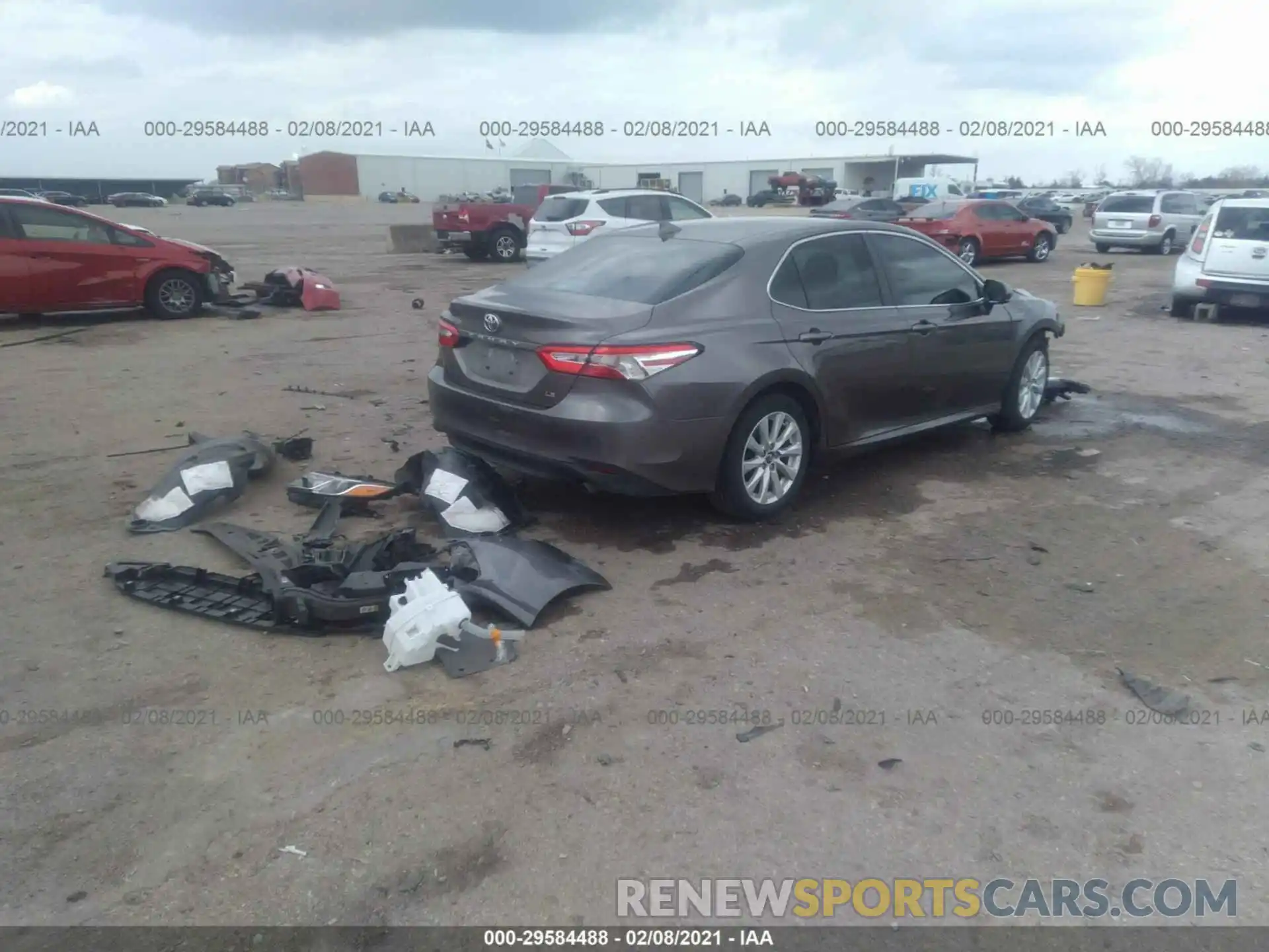 4 Photograph of a damaged car 4T1C11AK5LU890262 TOYOTA CAMRY 2020