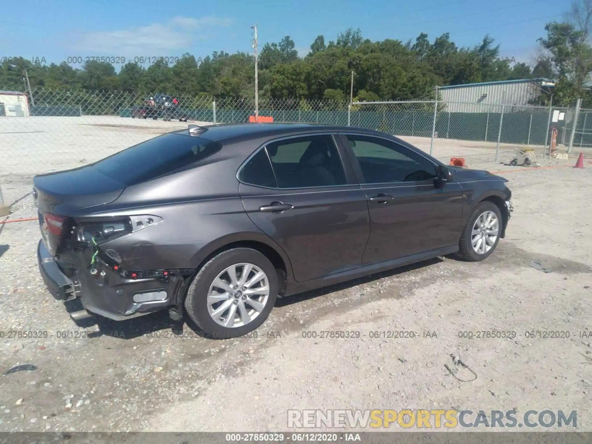 4 Photograph of a damaged car 4T1C11AK5LU891542 TOYOTA CAMRY 2020