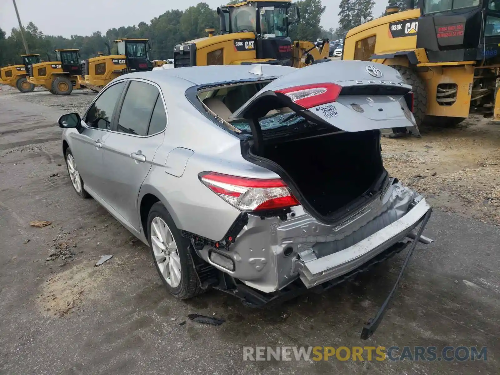 3 Photograph of a damaged car 4T1C11AK5LU891556 TOYOTA CAMRY 2020