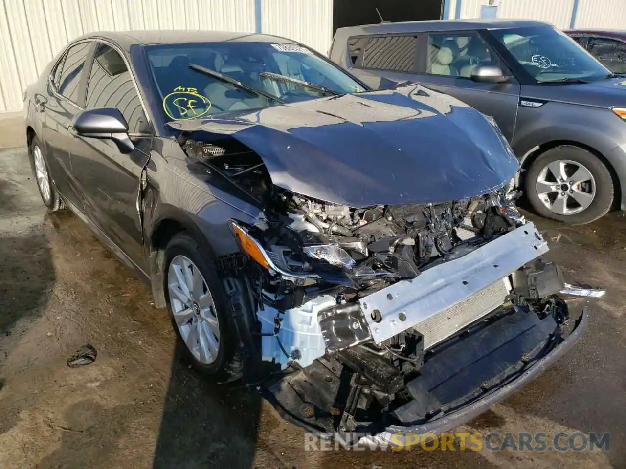 1 Photograph of a damaged car 4T1C11AK5LU895400 TOYOTA CAMRY 2020