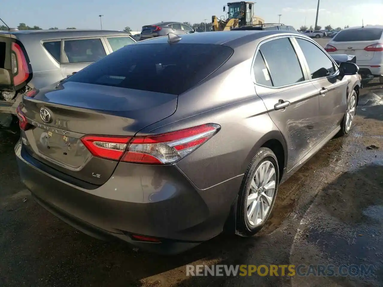 4 Photograph of a damaged car 4T1C11AK5LU895400 TOYOTA CAMRY 2020